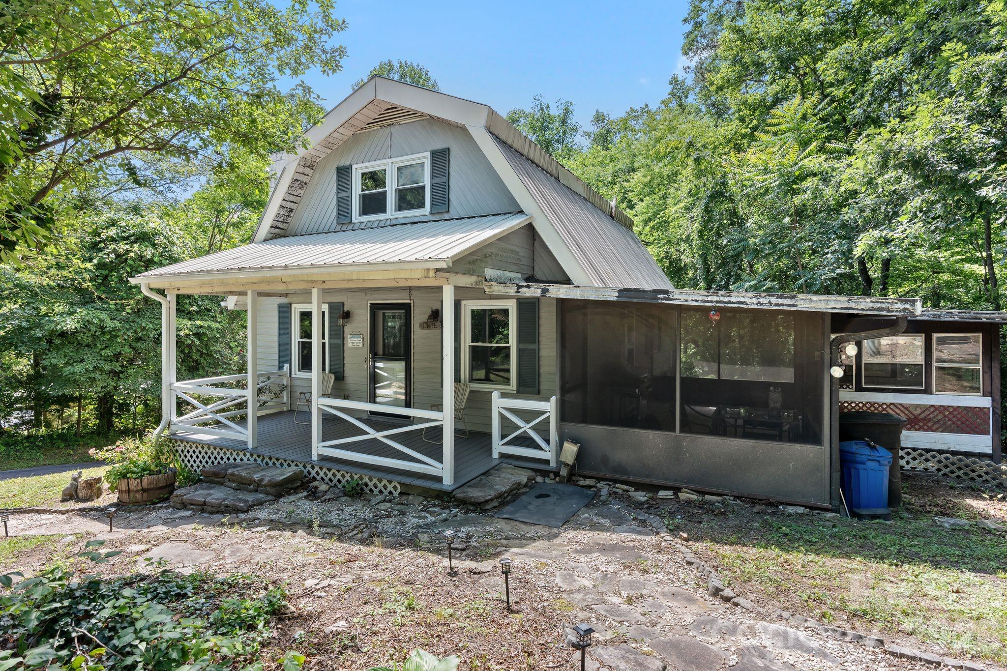 177 E Poplar Drive — Hendersonville