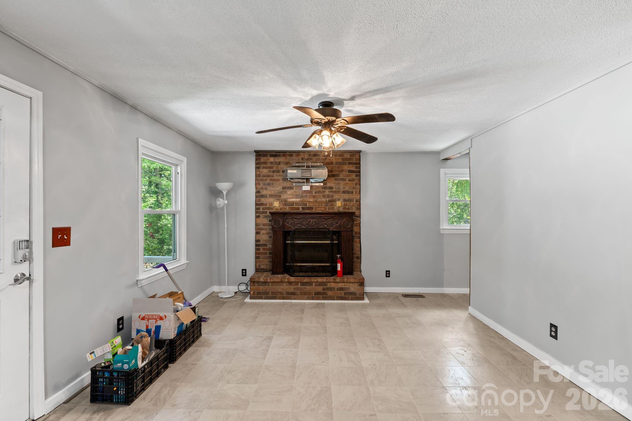177 E Poplar Drive — Hendersonville