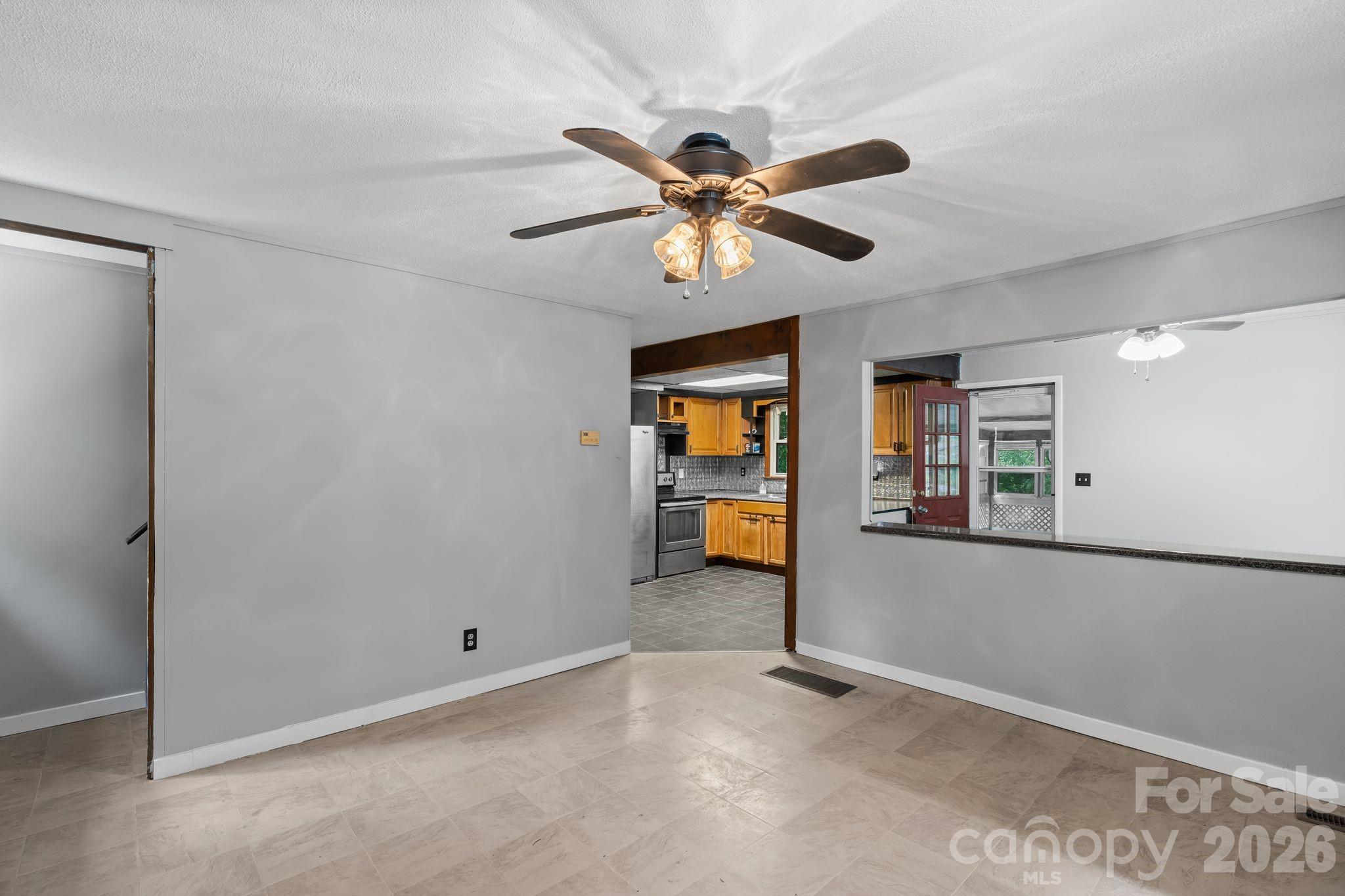 177 E Poplar Drive — Hendersonville