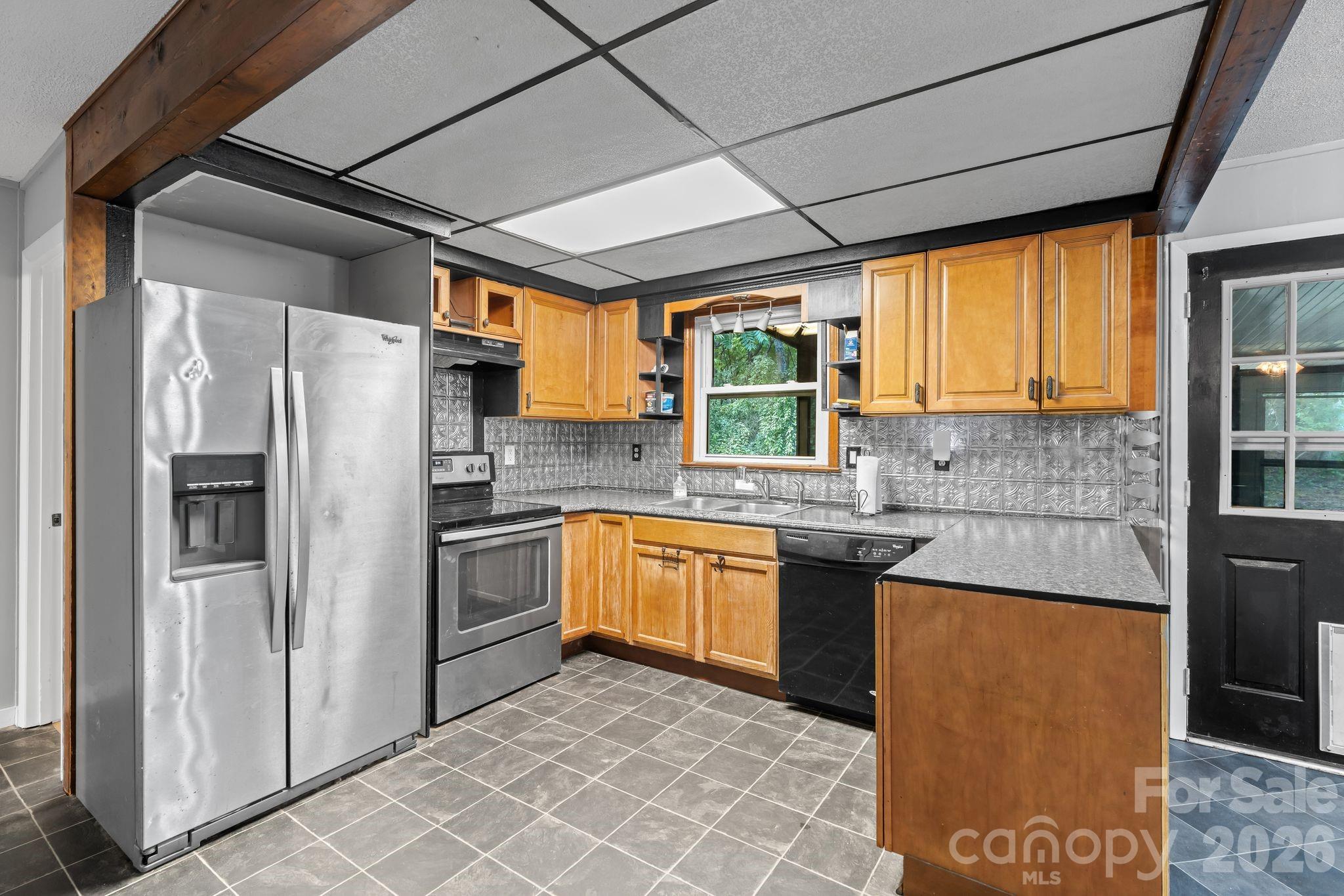 177 E Poplar Drive — Hendersonville