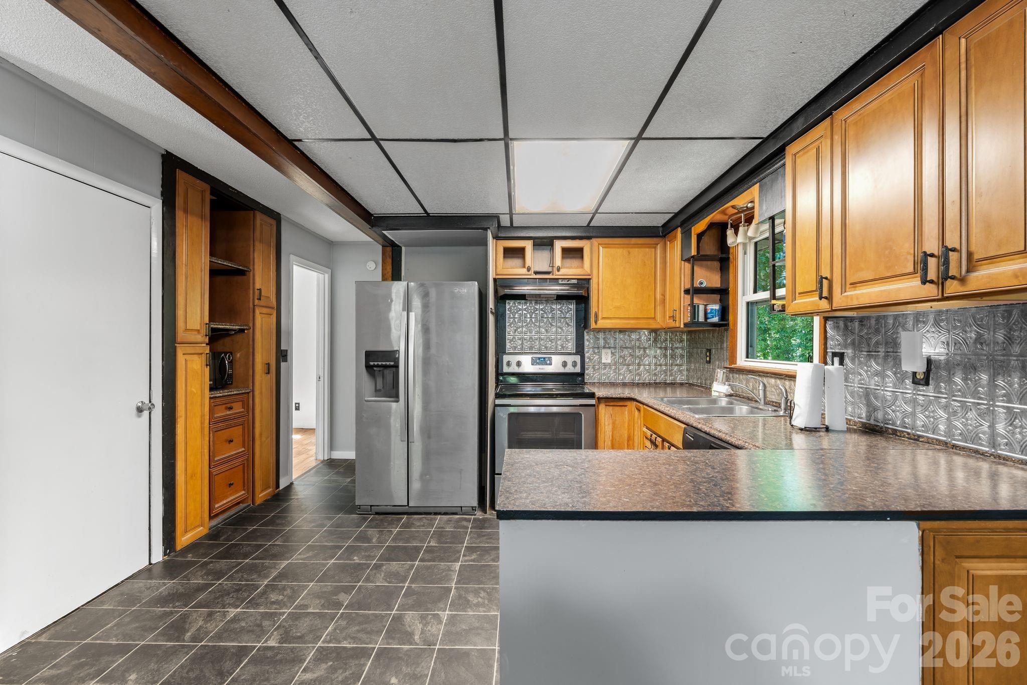 177 E Poplar Drive — Hendersonville