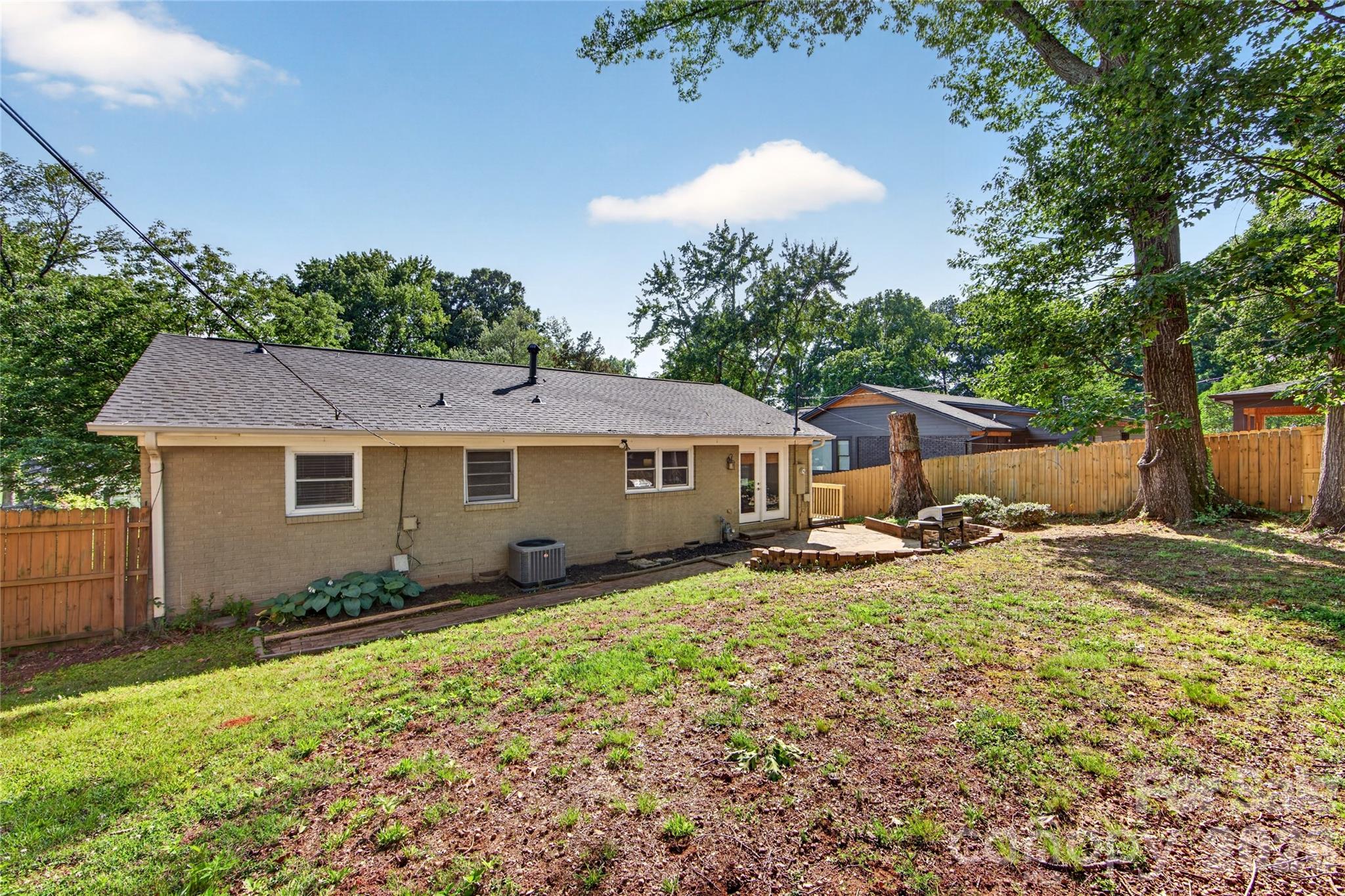 609 Kenlough Drive — Charlotte