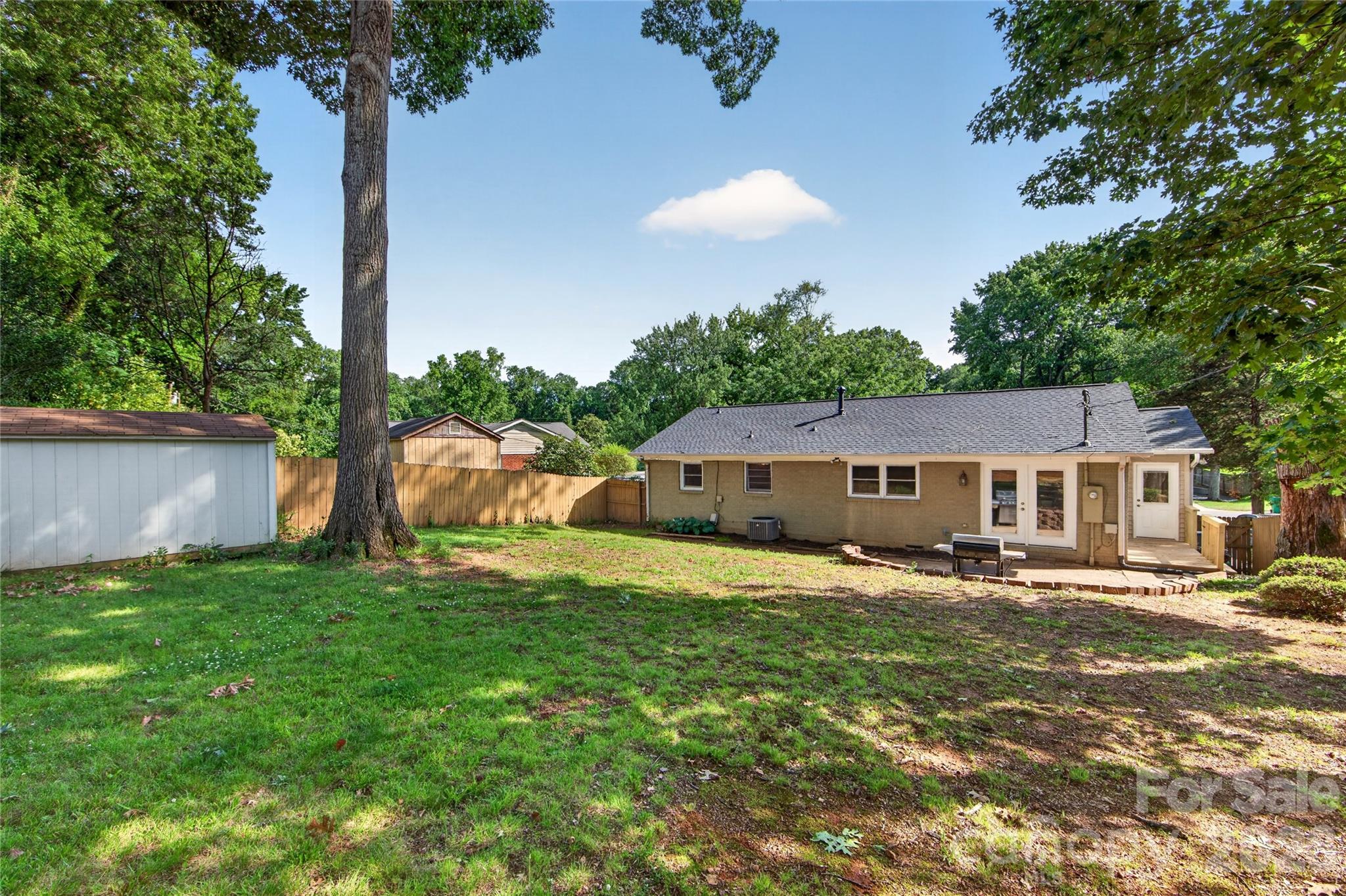 609 Kenlough Drive — Charlotte
