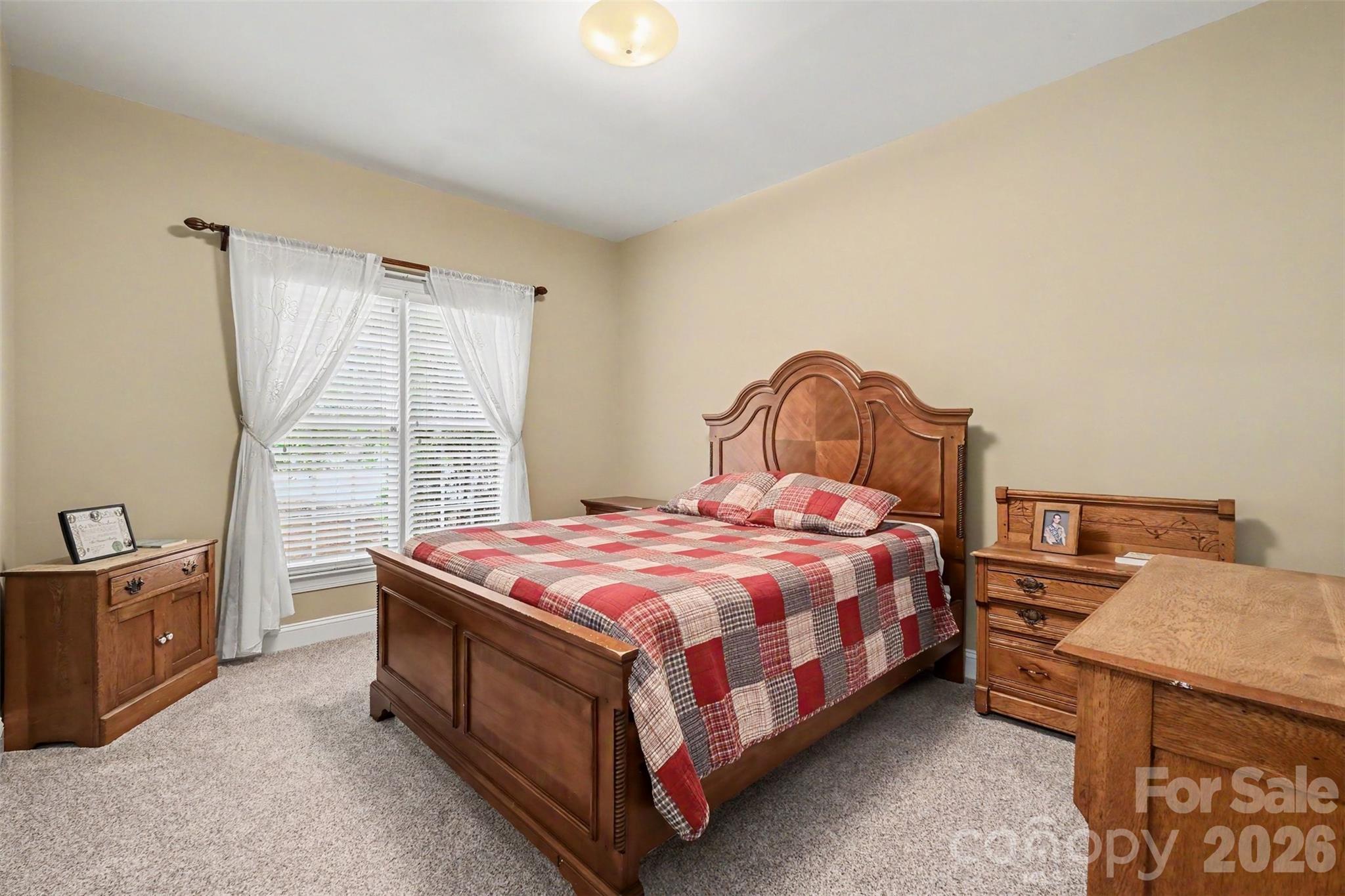 172 Eaglecrest Drive — Matthews