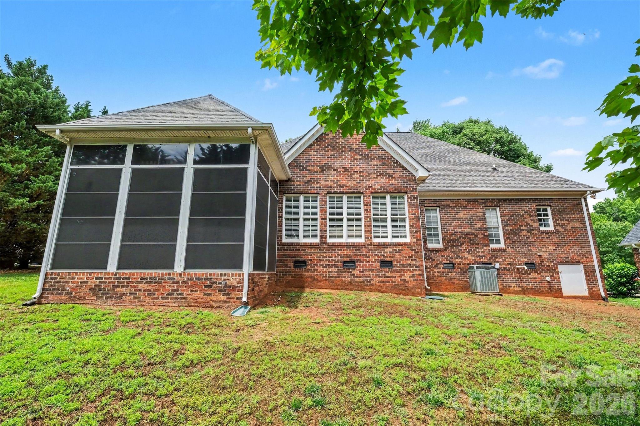 172 Eaglecrest Drive — Matthews