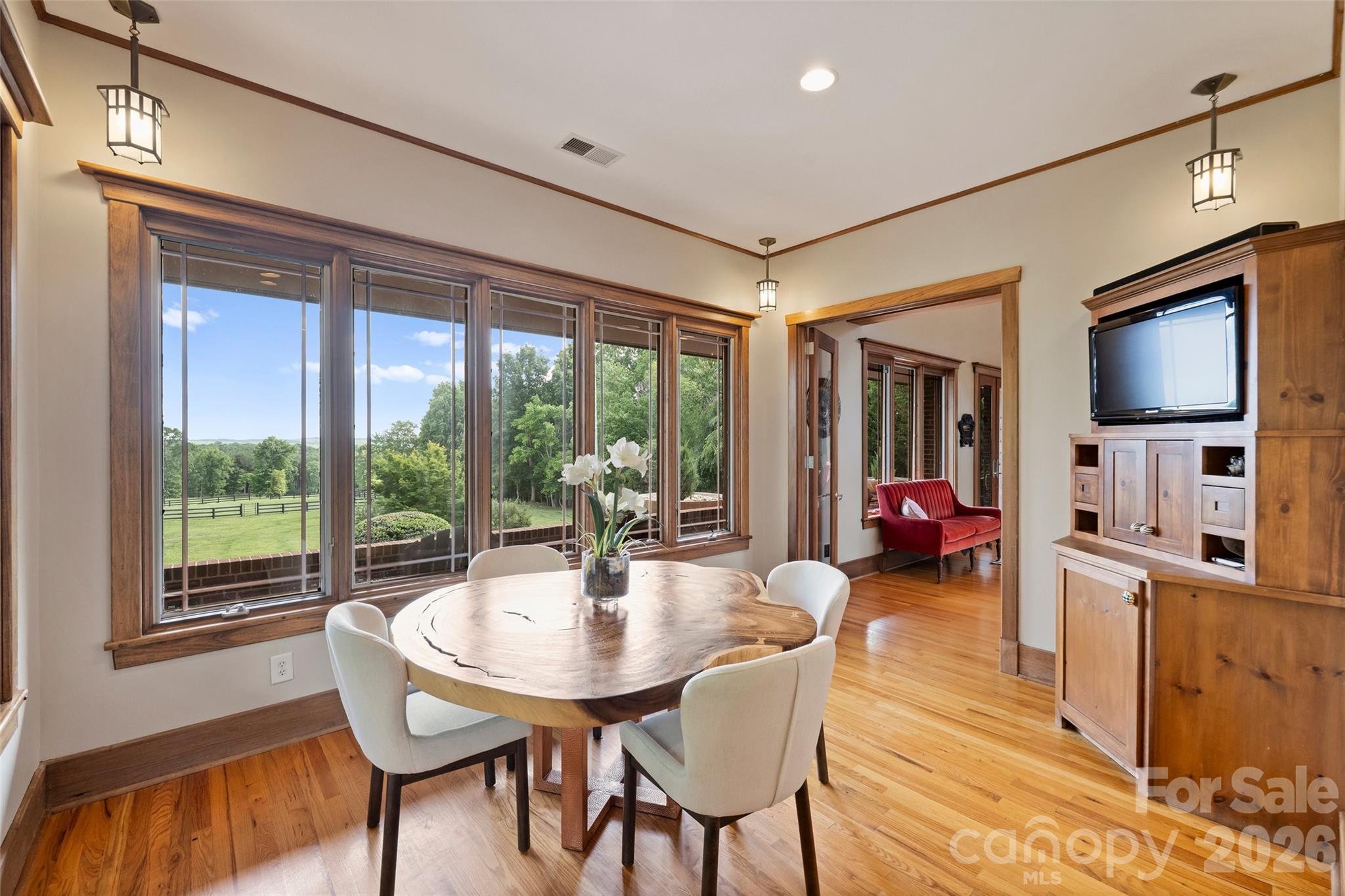 172 Tuckertown Road — New London