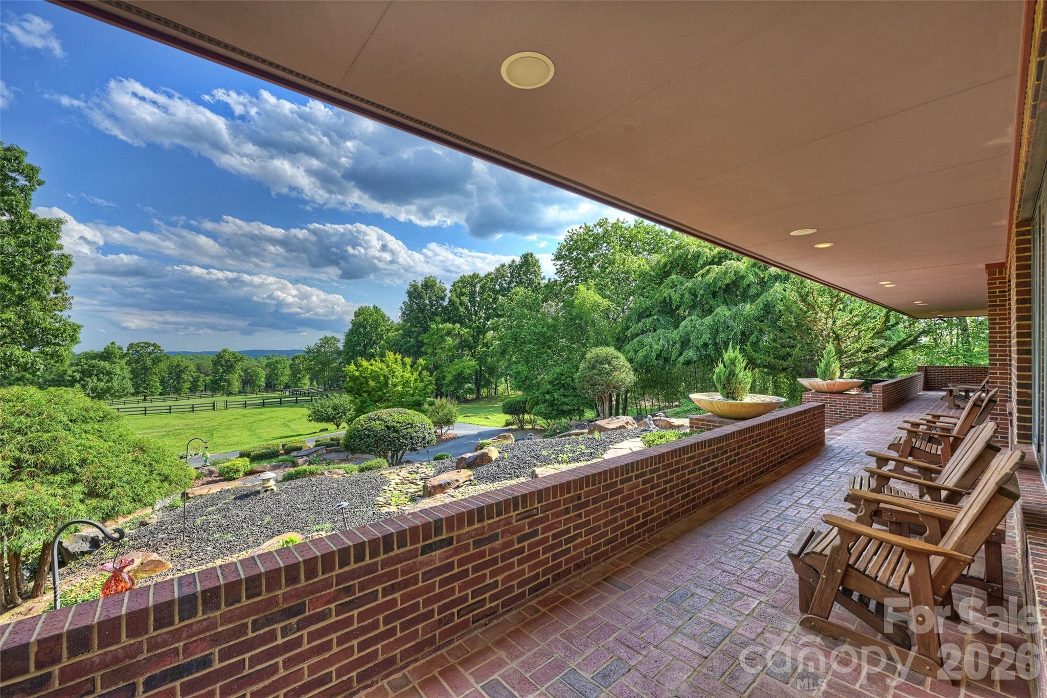 172 Tuckertown Road — New London