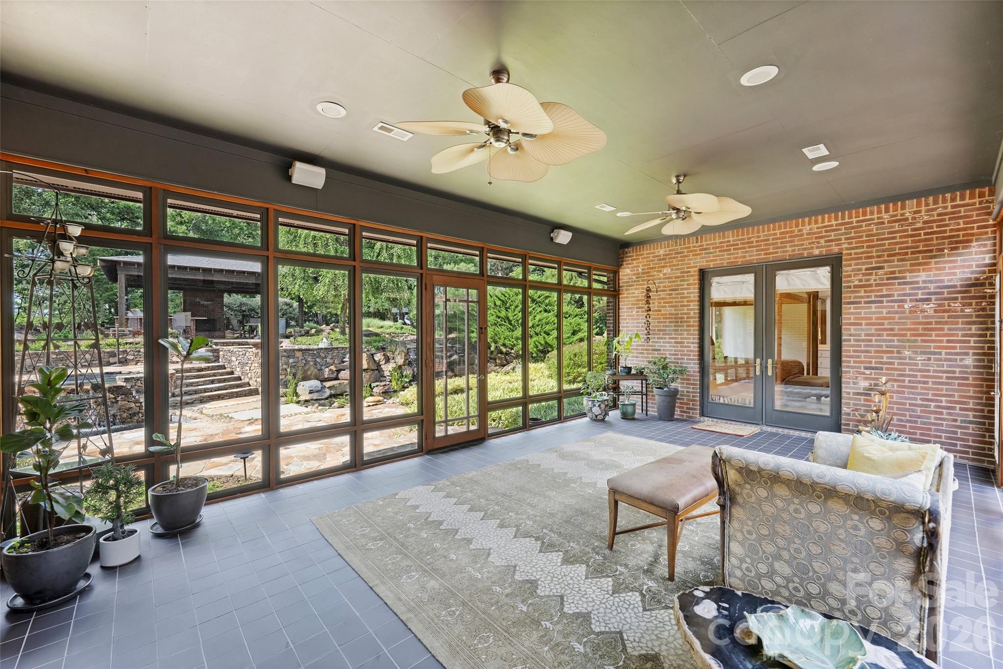 172 Tuckertown Road — New London