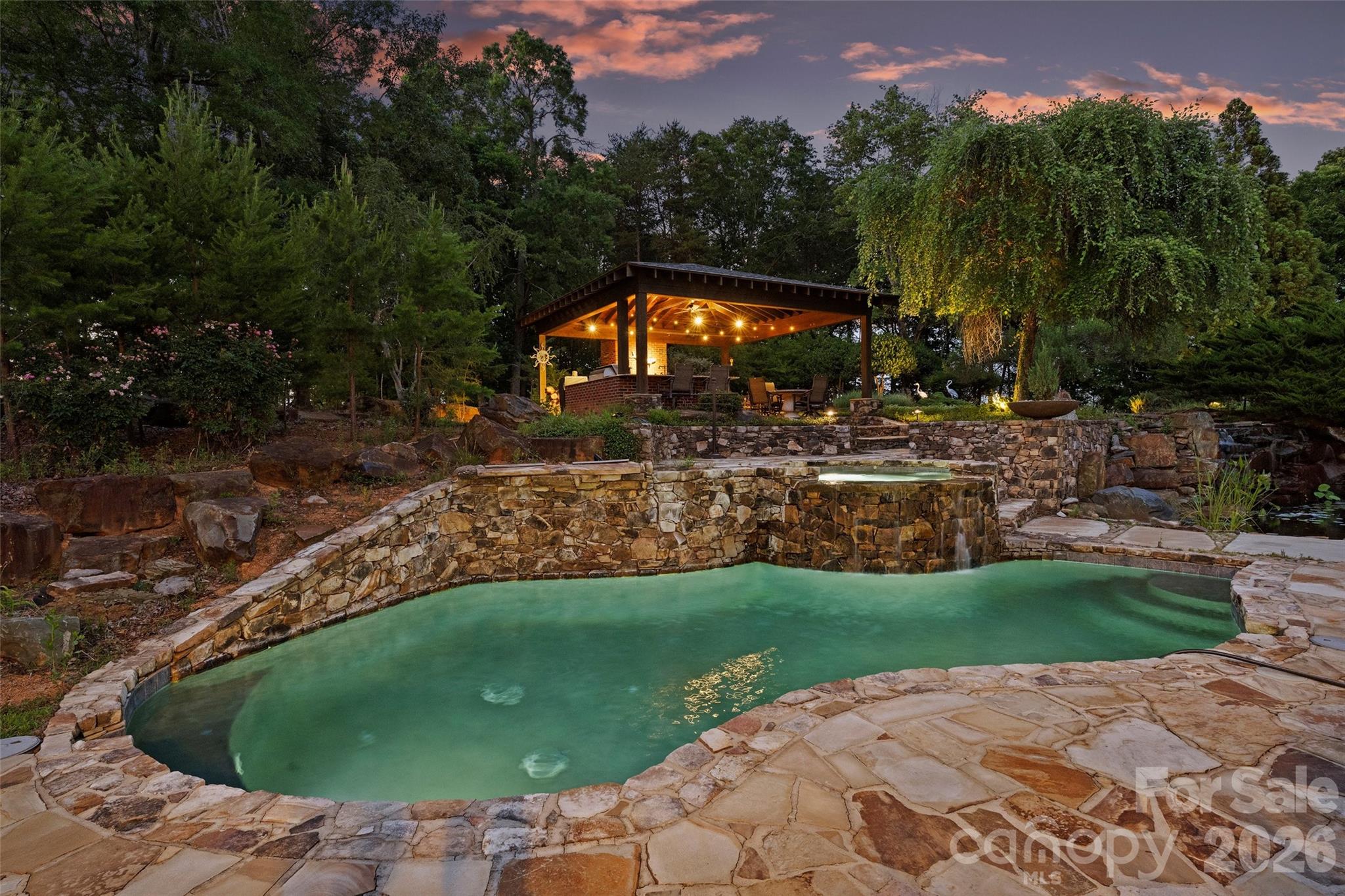 172 Tuckertown Road — New London