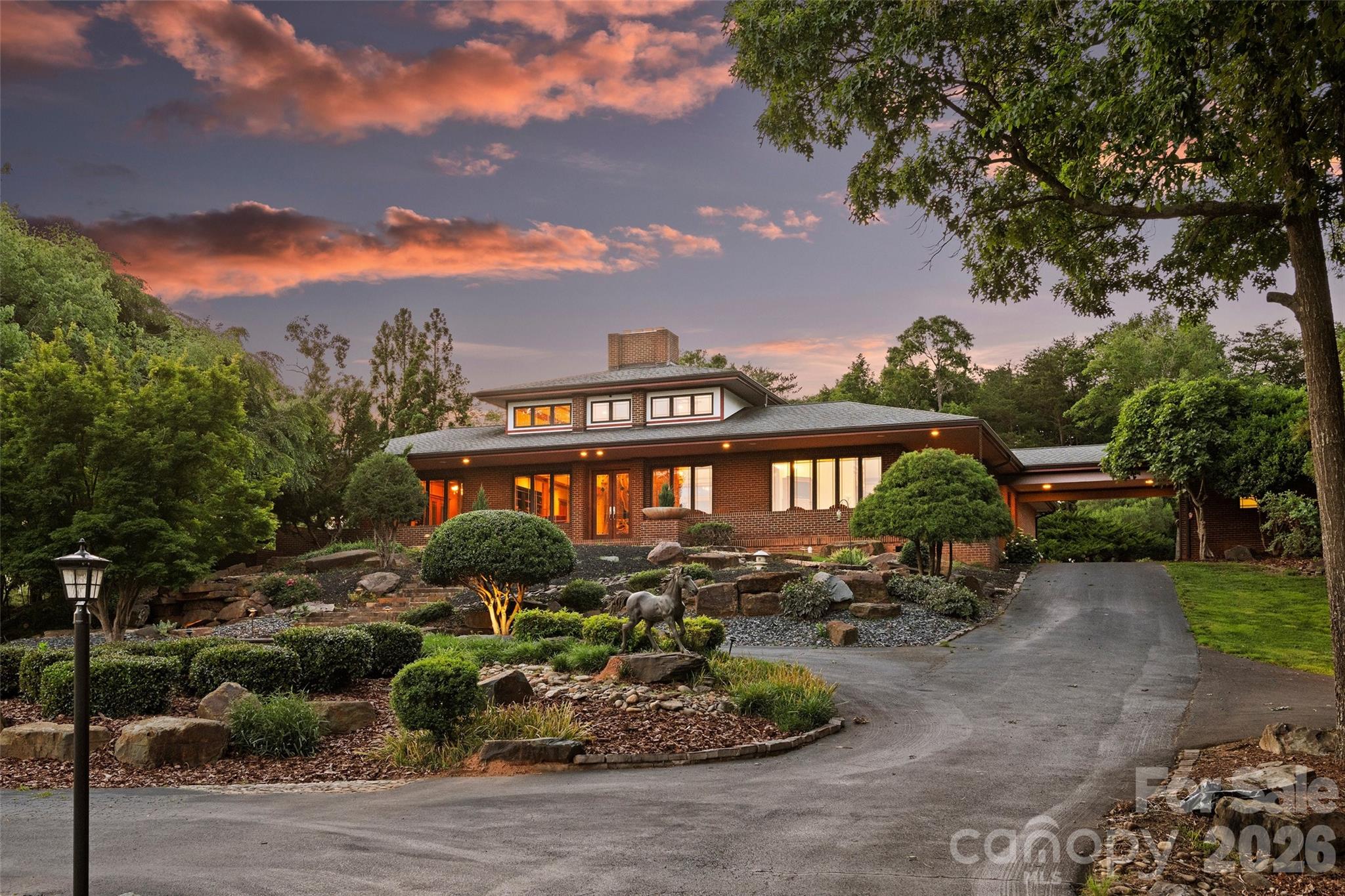 172 Tuckertown Road — New London