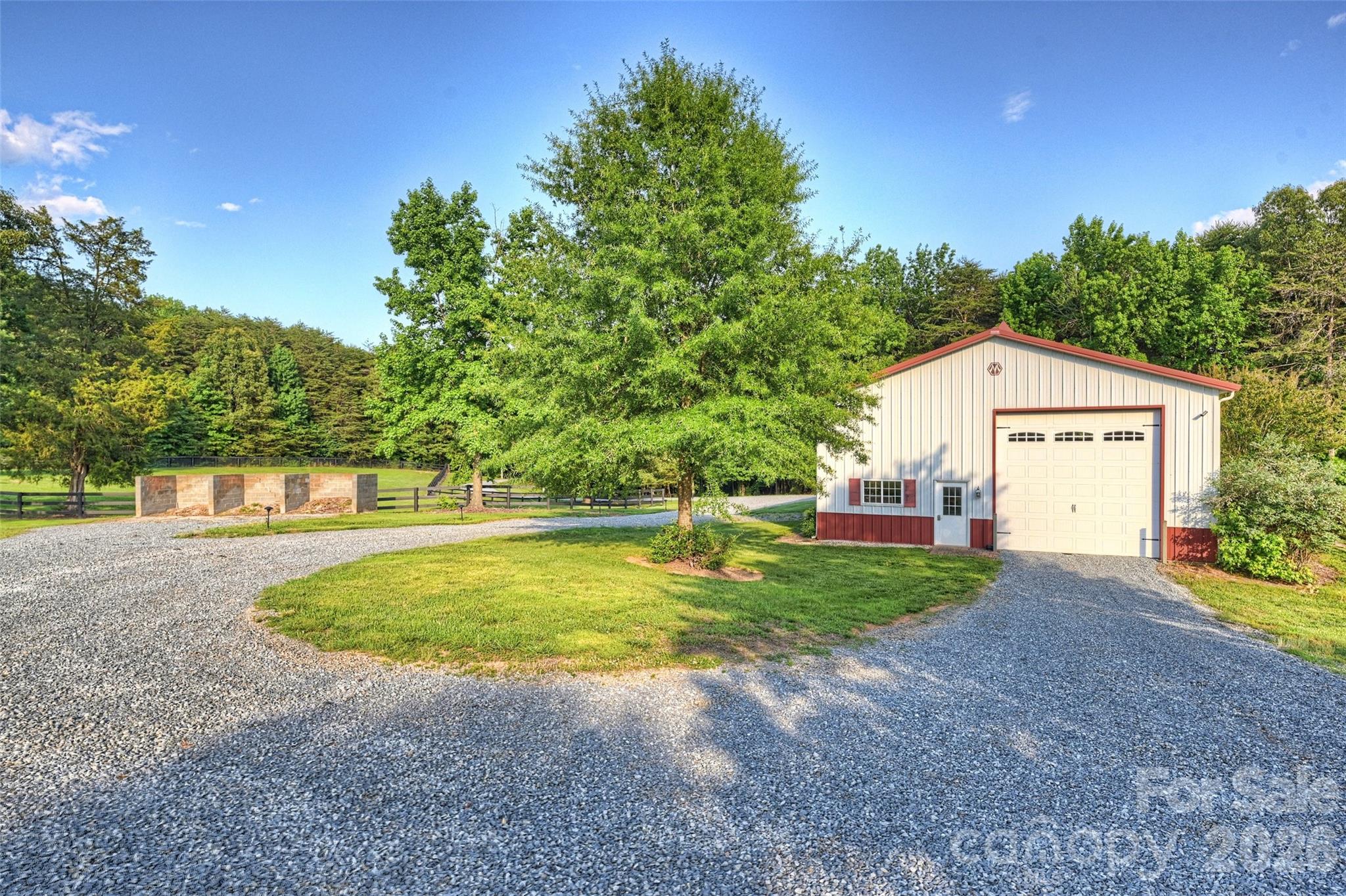 172 Tuckertown Road — New London