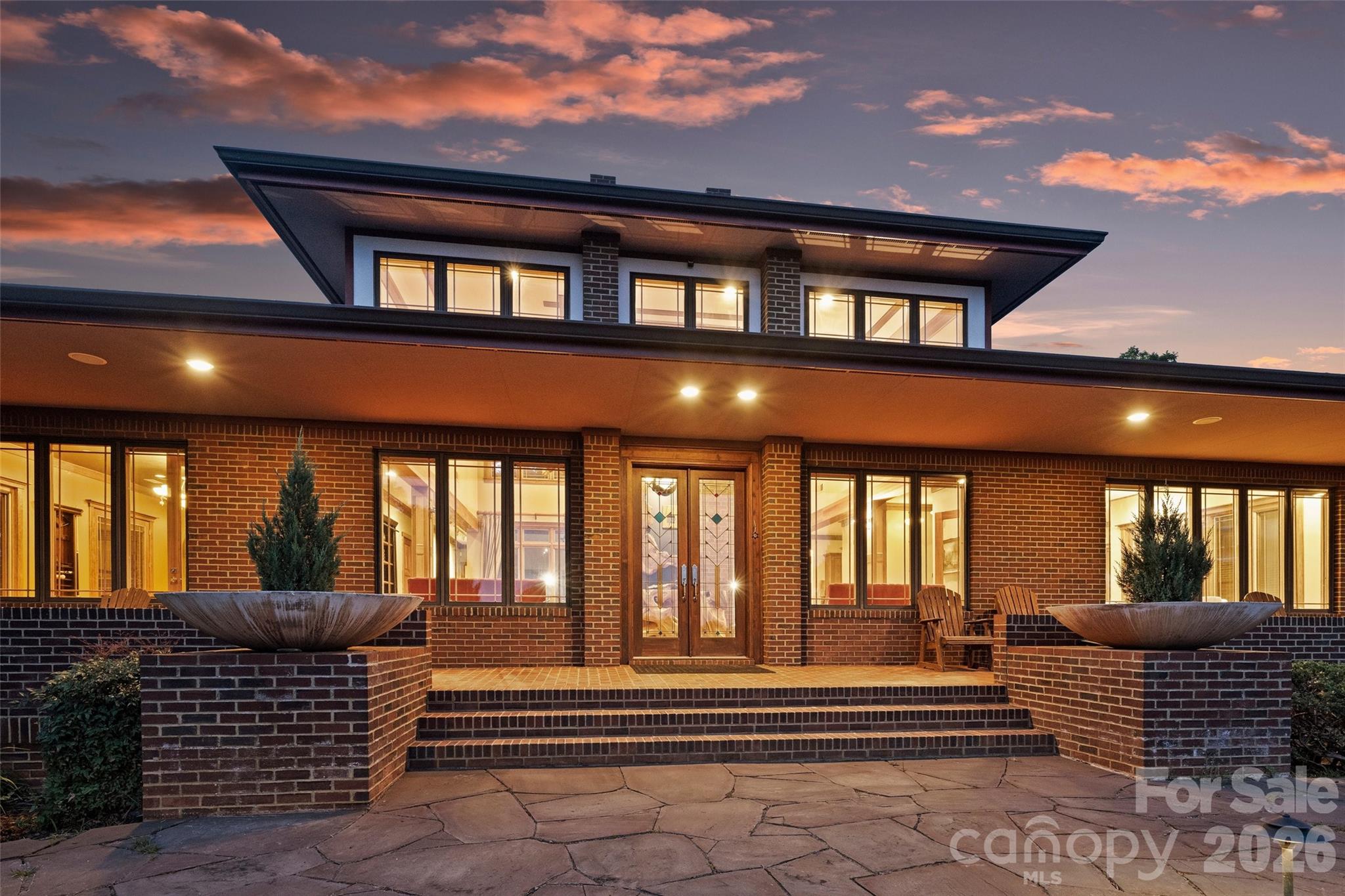 172 Tuckertown Road — New London