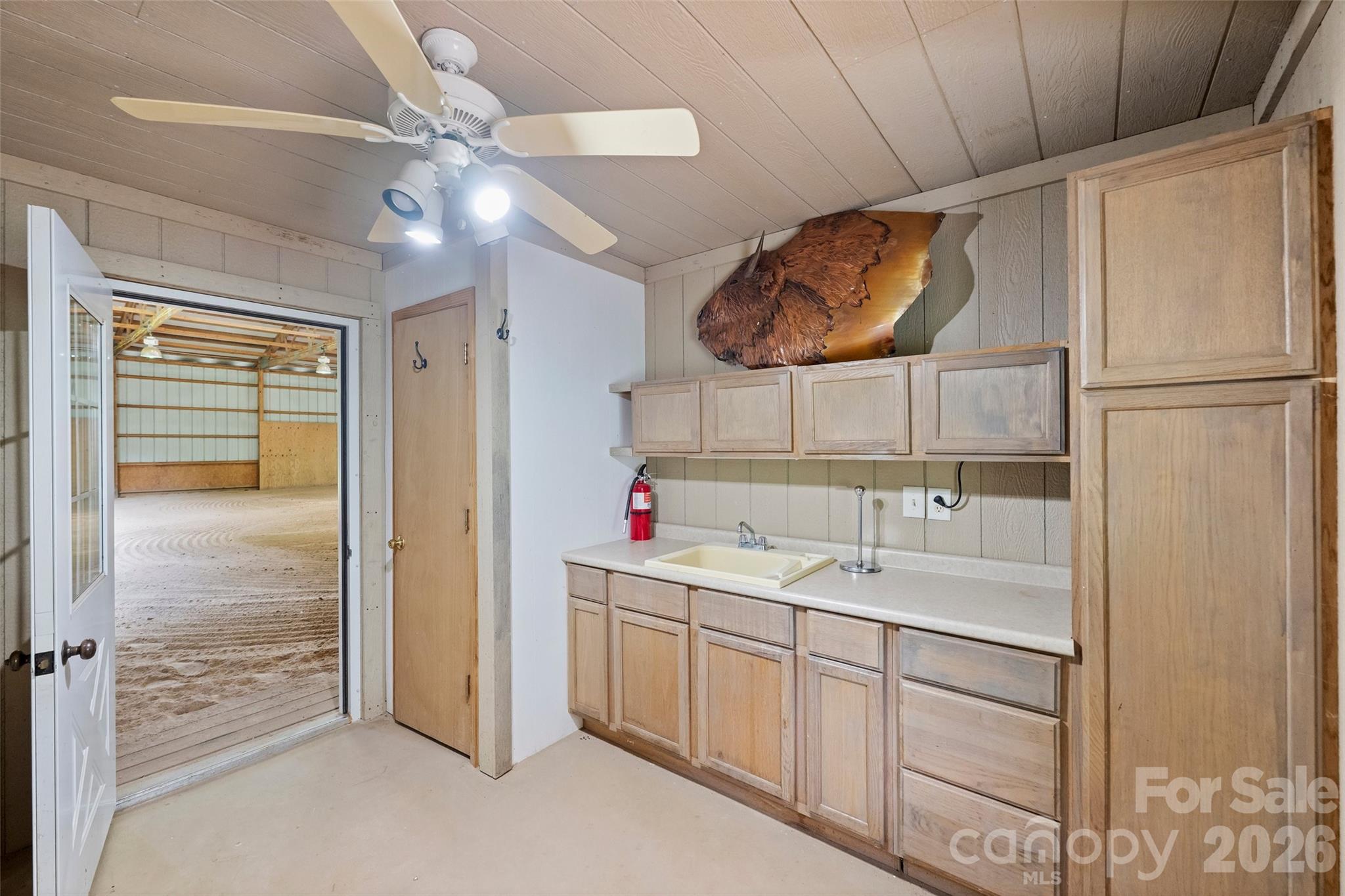 172 Tuckertown Road — New London