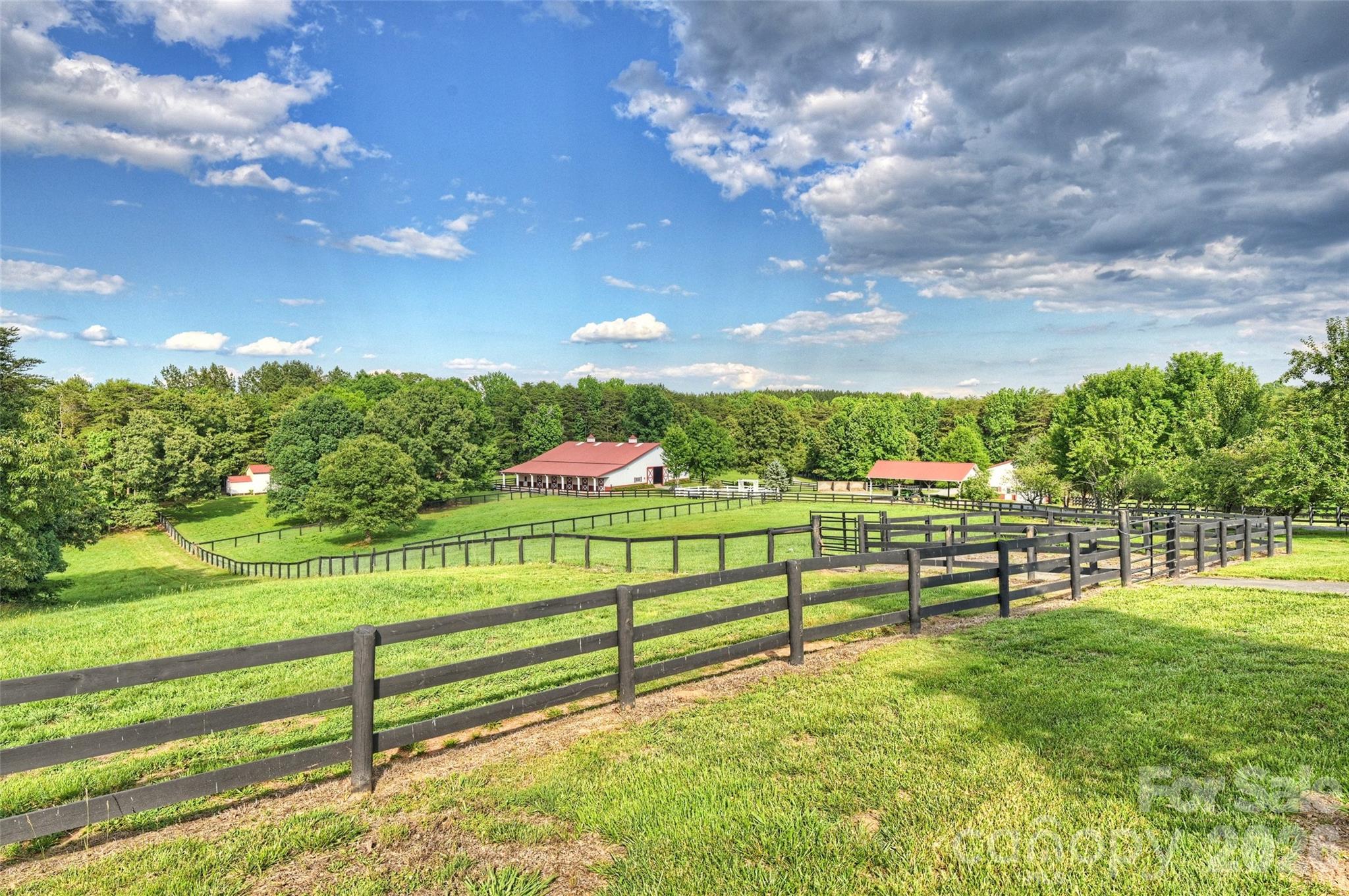 172 Tuckertown Road — New London