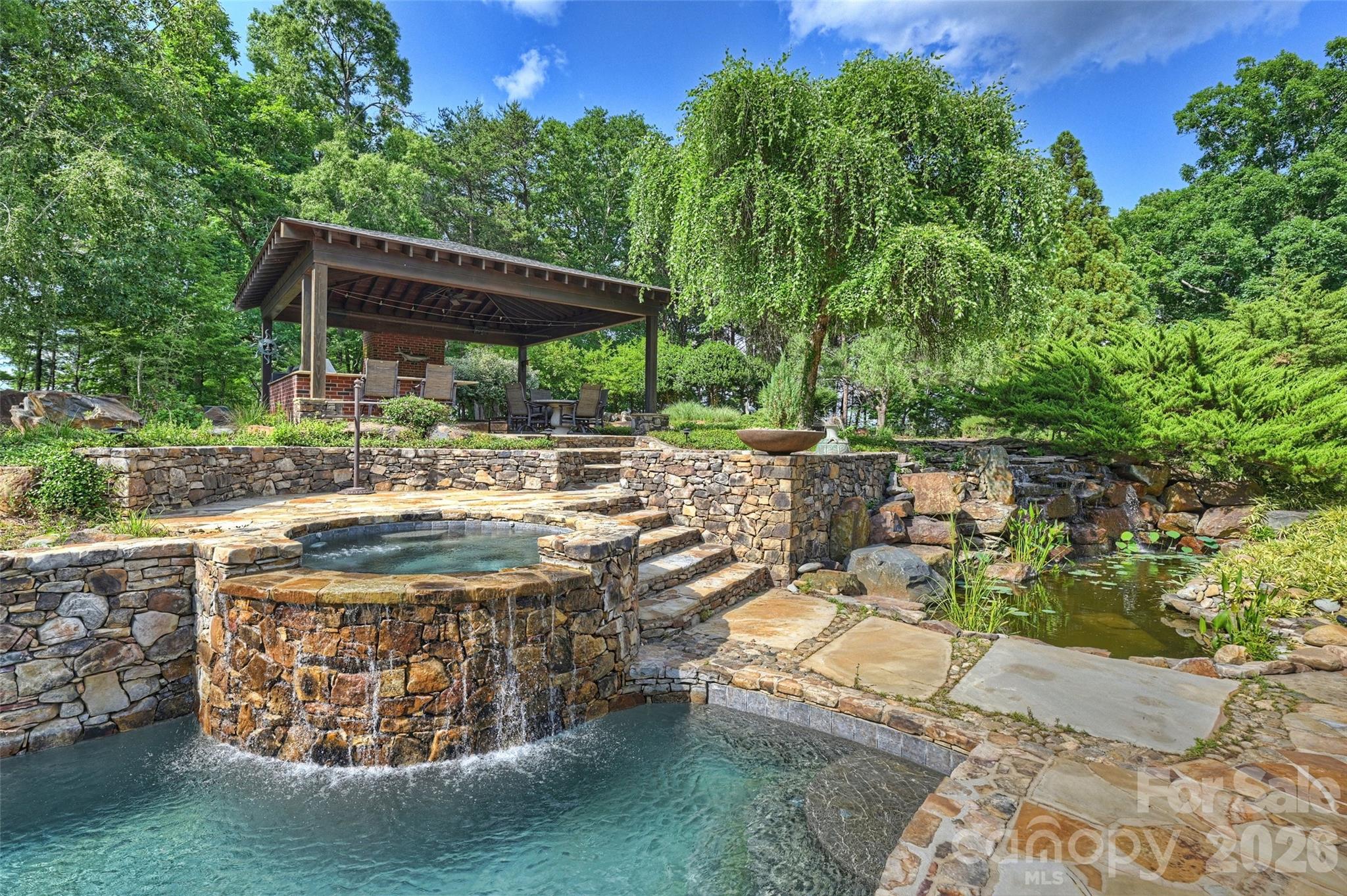 172 Tuckertown Road — New London