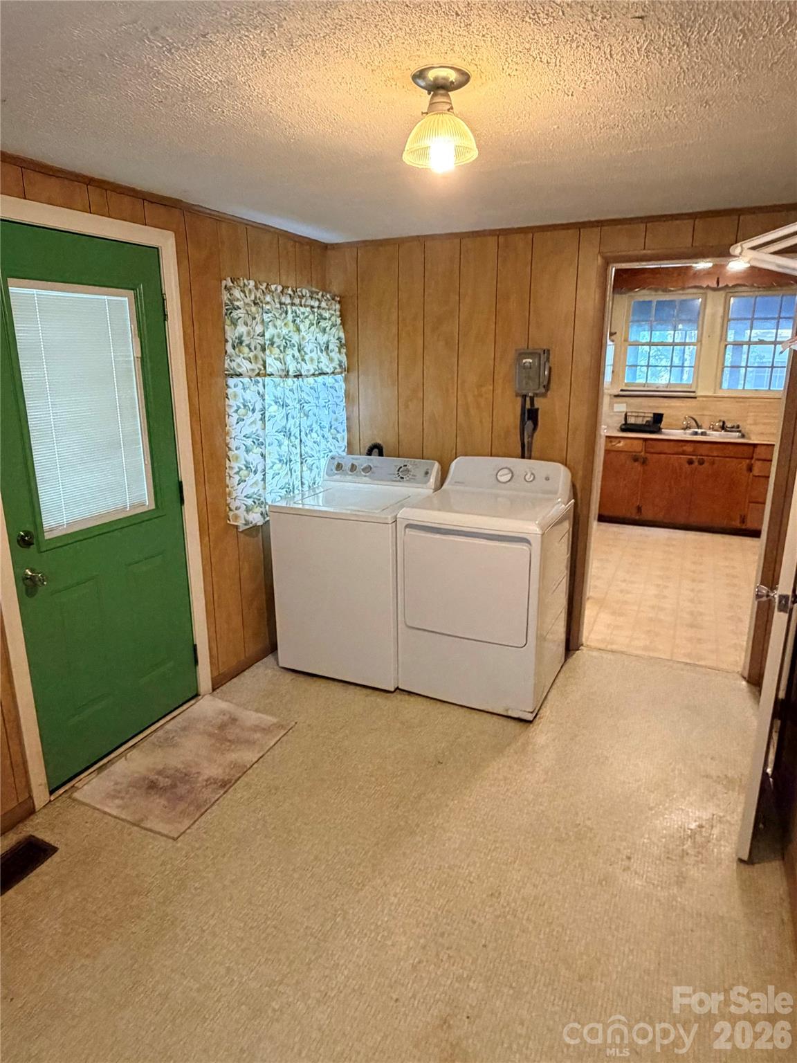 731 10th Street Boulevard NW — Hickory