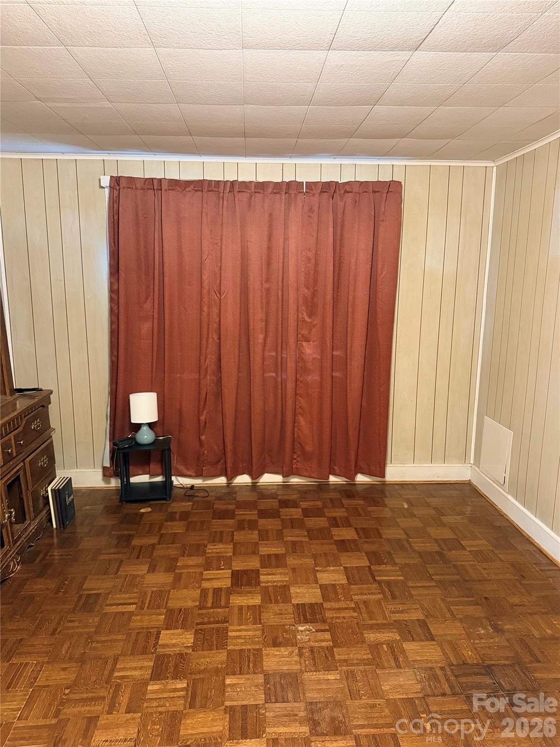 731 10th Street Boulevard NW — Hickory