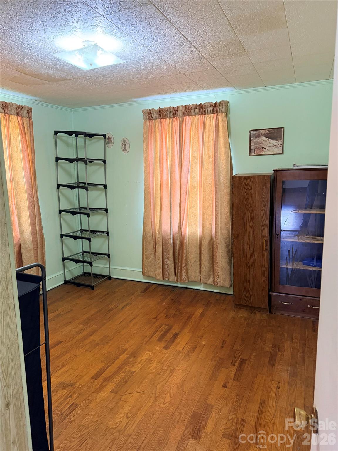 731 10th Street Boulevard NW — Hickory