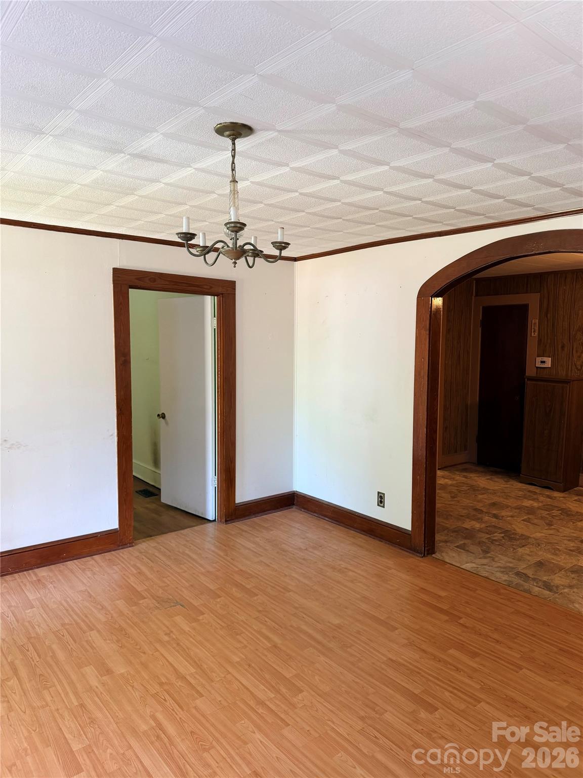 731 10th Street Boulevard NW — Hickory