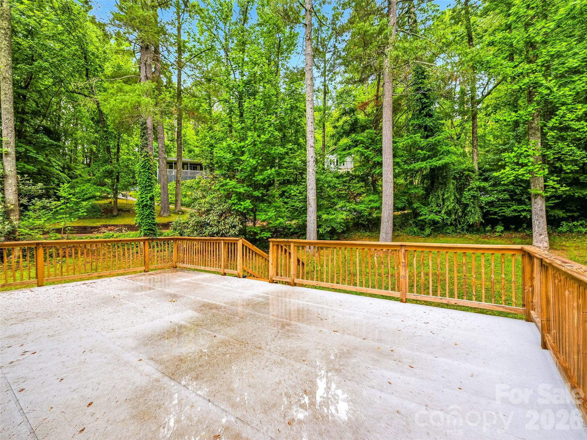 70 Skyline Drive — Hendersonville