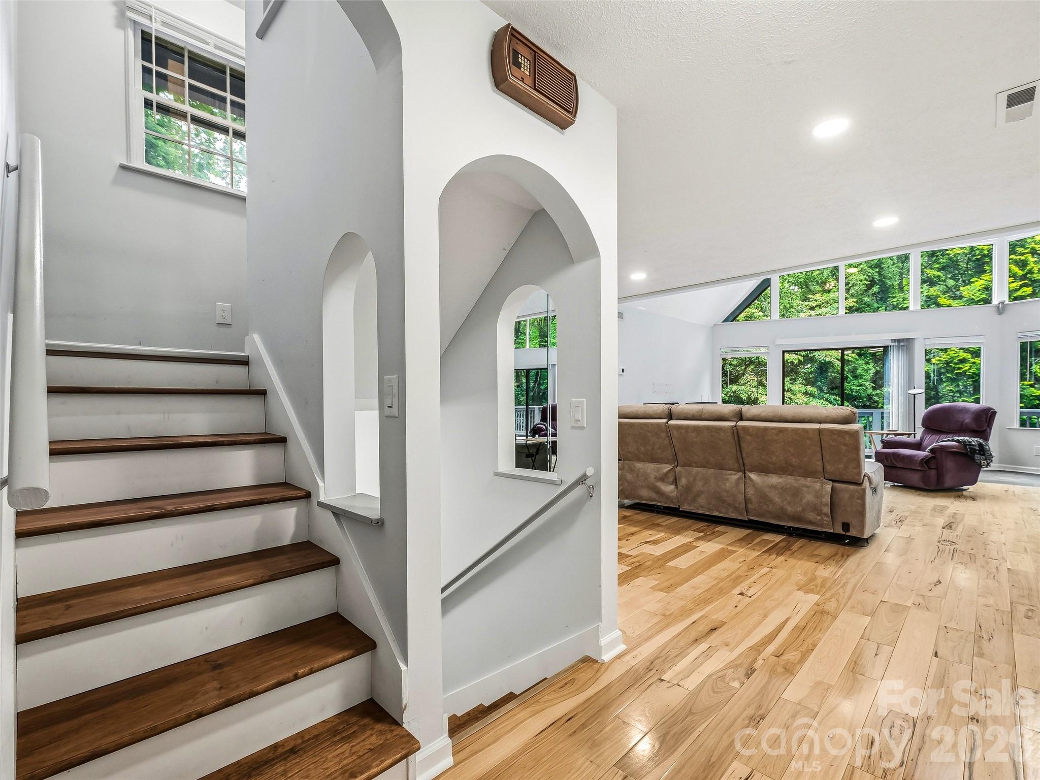 70 Skyline Drive — Hendersonville