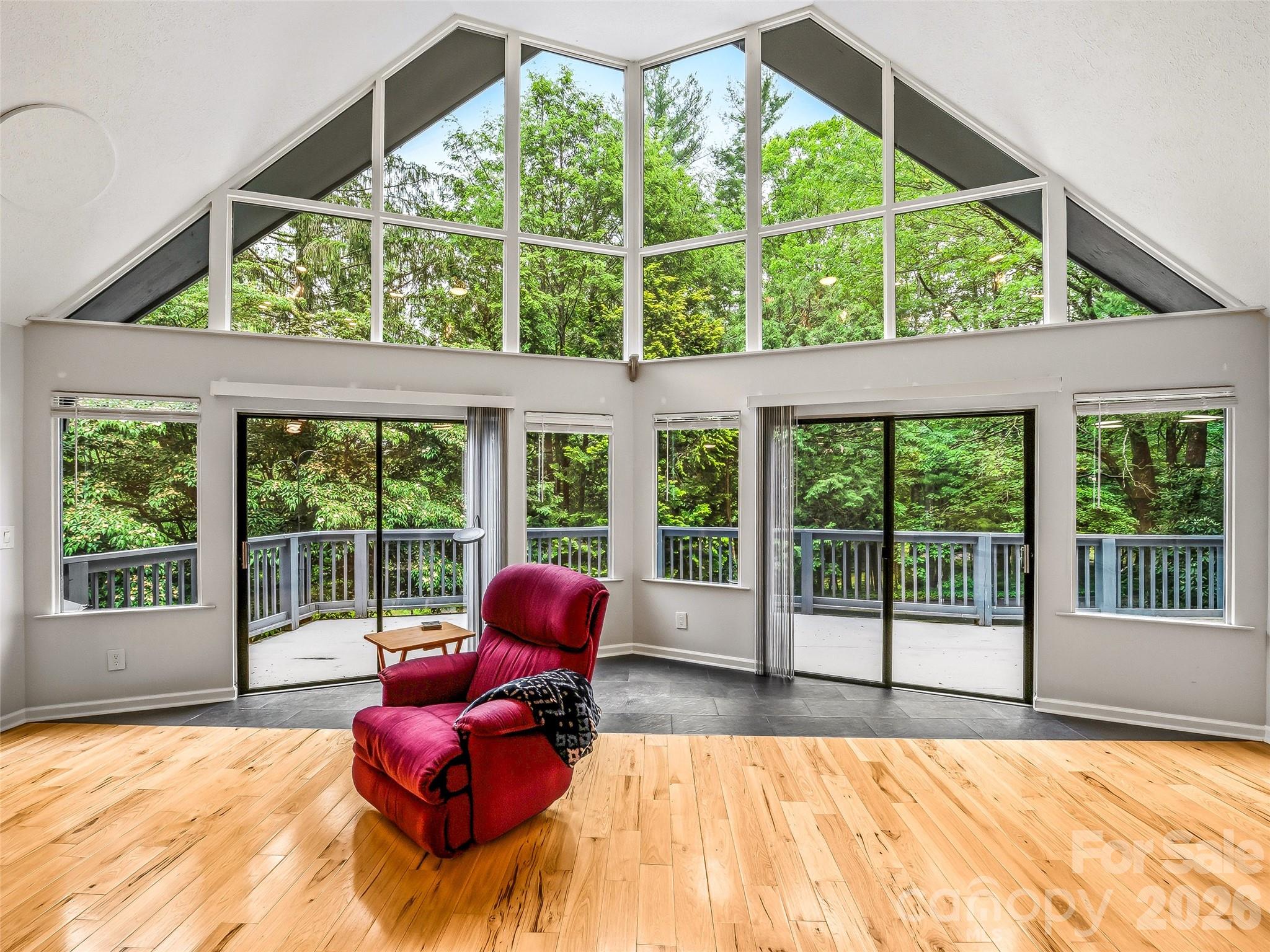 70 Skyline Drive — Hendersonville