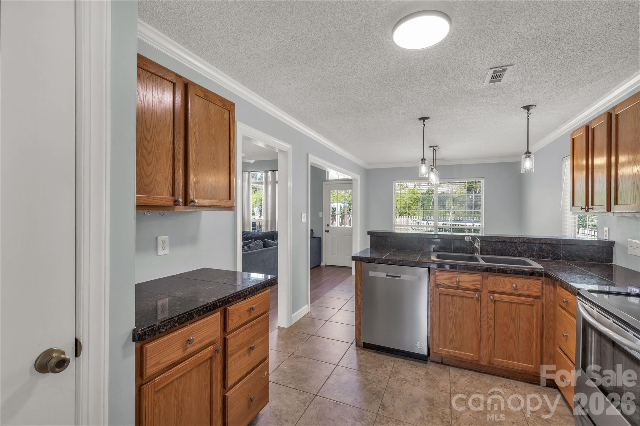 13213 Lampmeade Lane — Charlotte