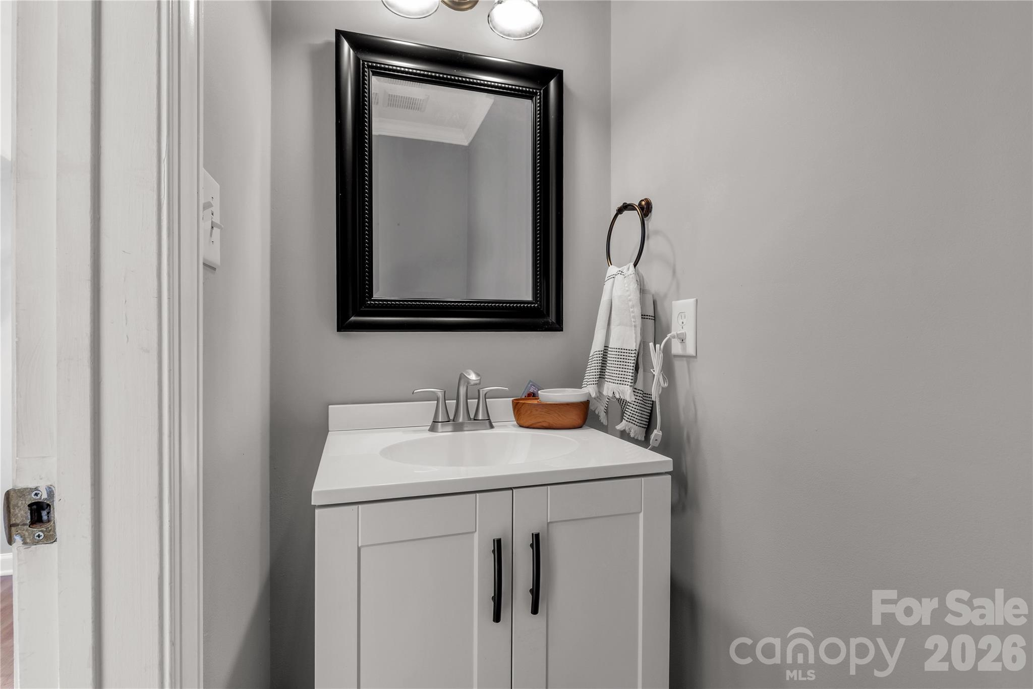 13213 Lampmeade Lane — Charlotte