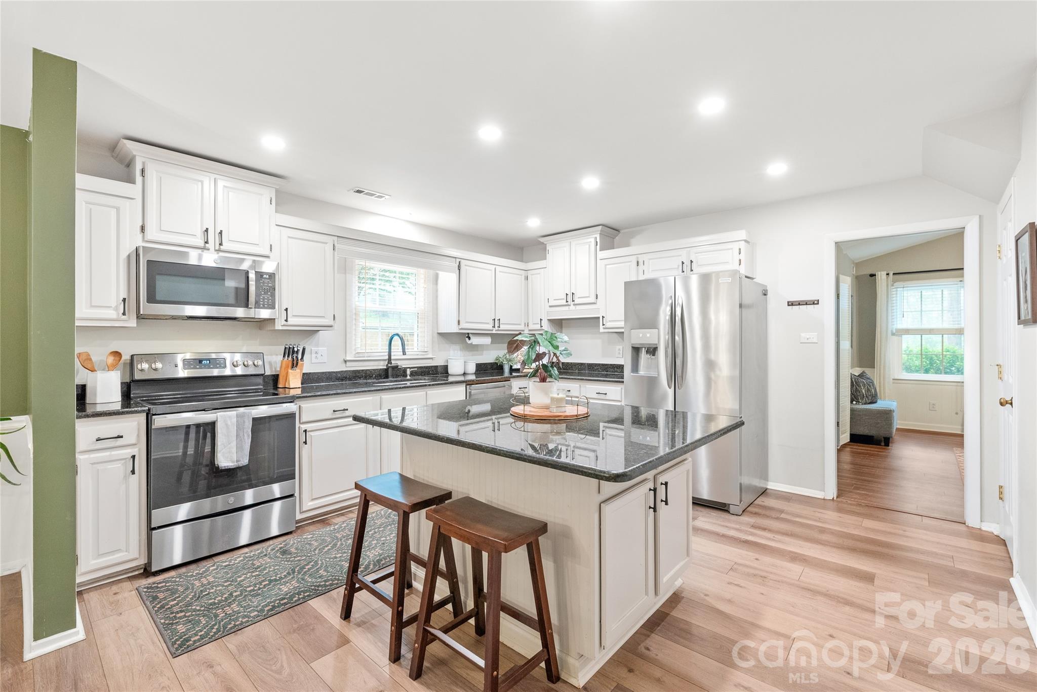 419 Scarborough Lane — Matthews