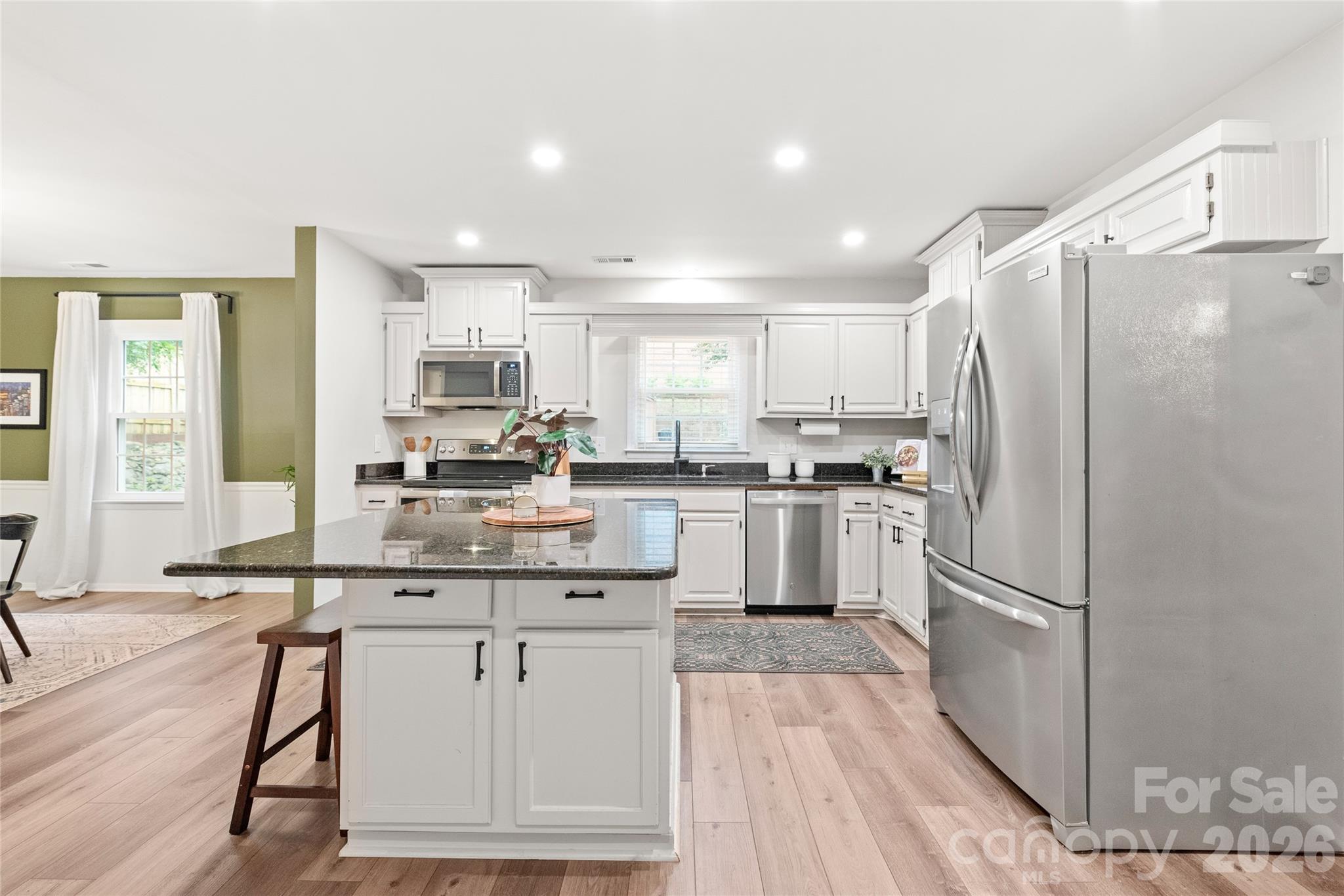 419 Scarborough Lane — Matthews