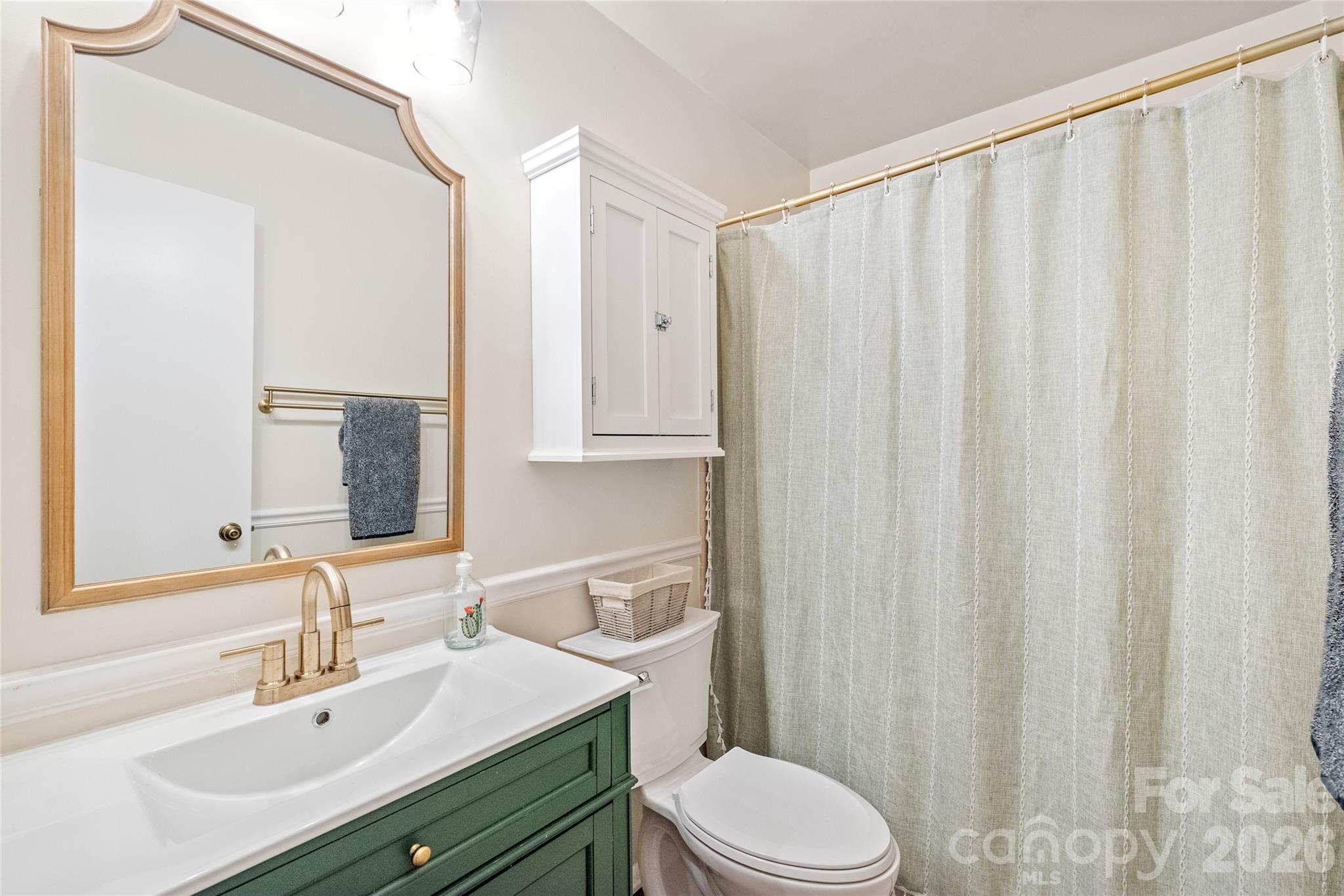 419 Scarborough Lane — Matthews