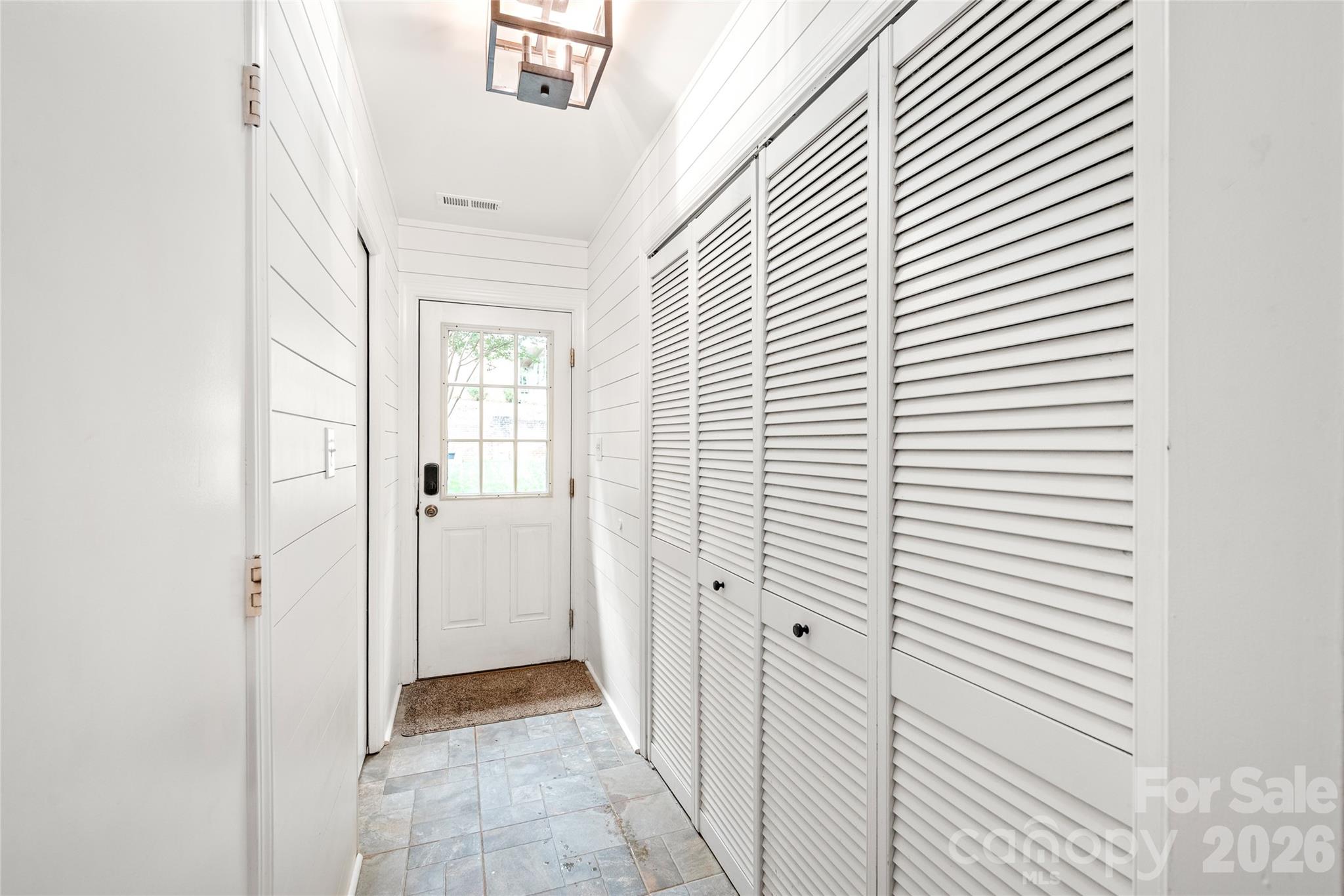419 Scarborough Lane — Matthews