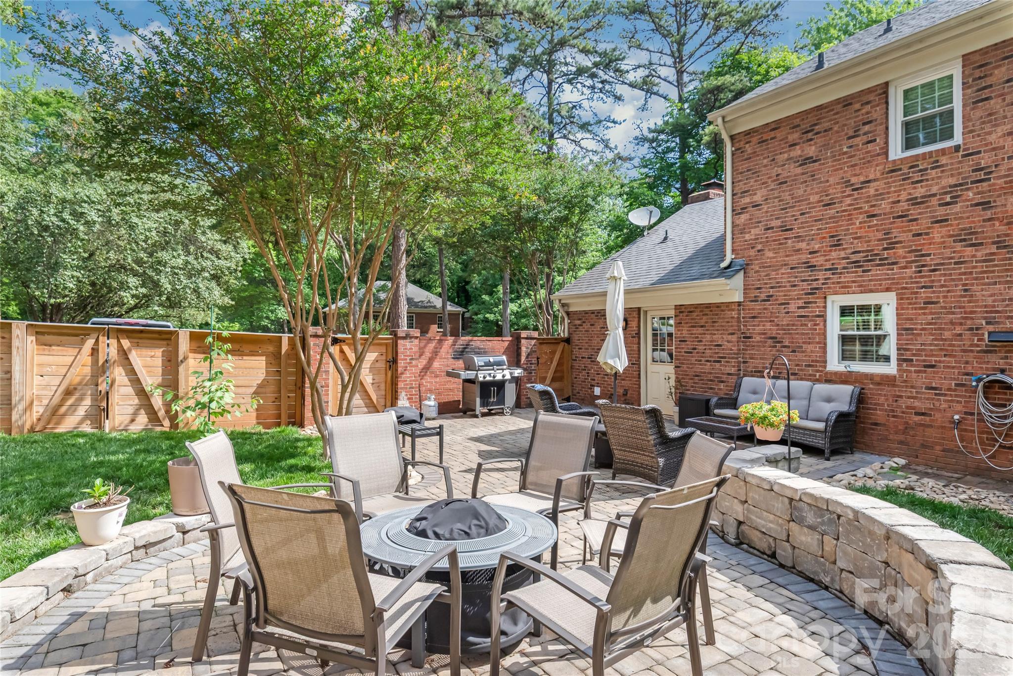 419 Scarborough Lane — Matthews