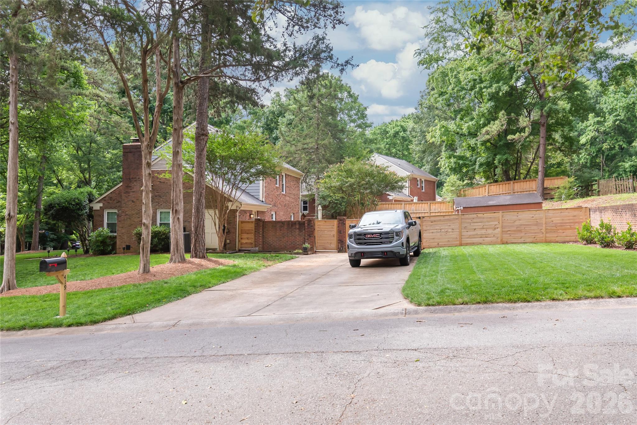 419 Scarborough Lane — Matthews