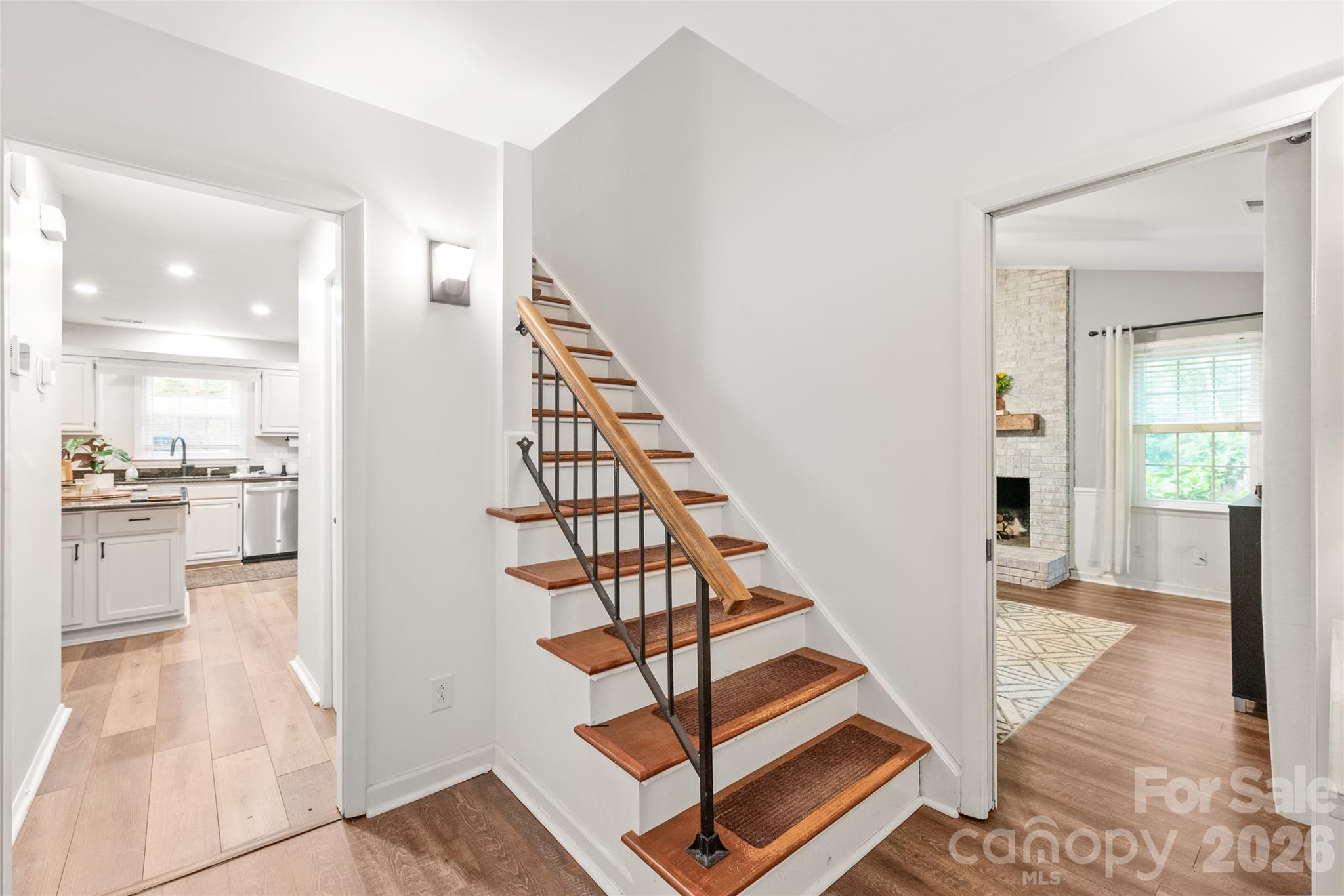 419 Scarborough Lane — Matthews