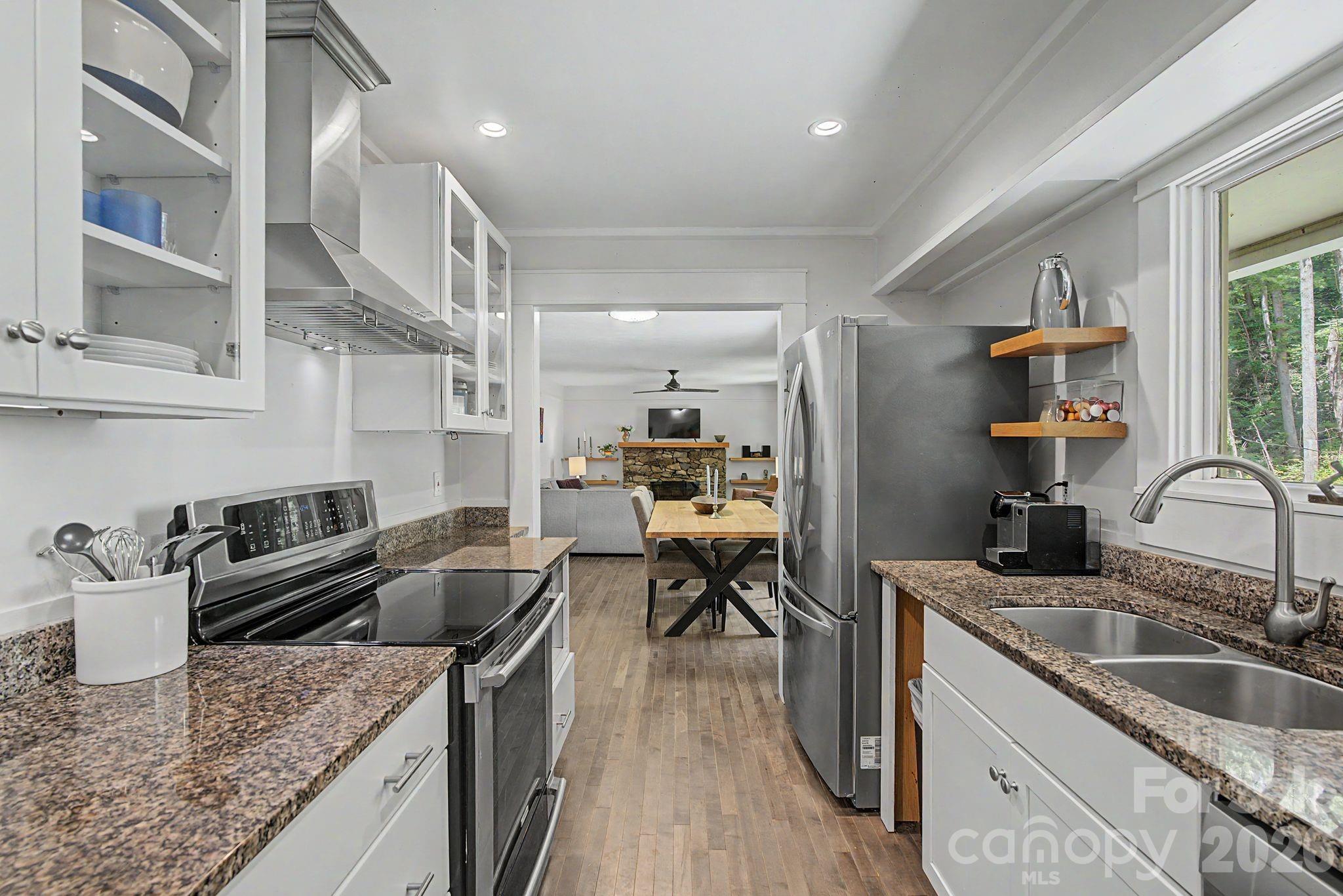 878 Garren Creek Road — Fairview