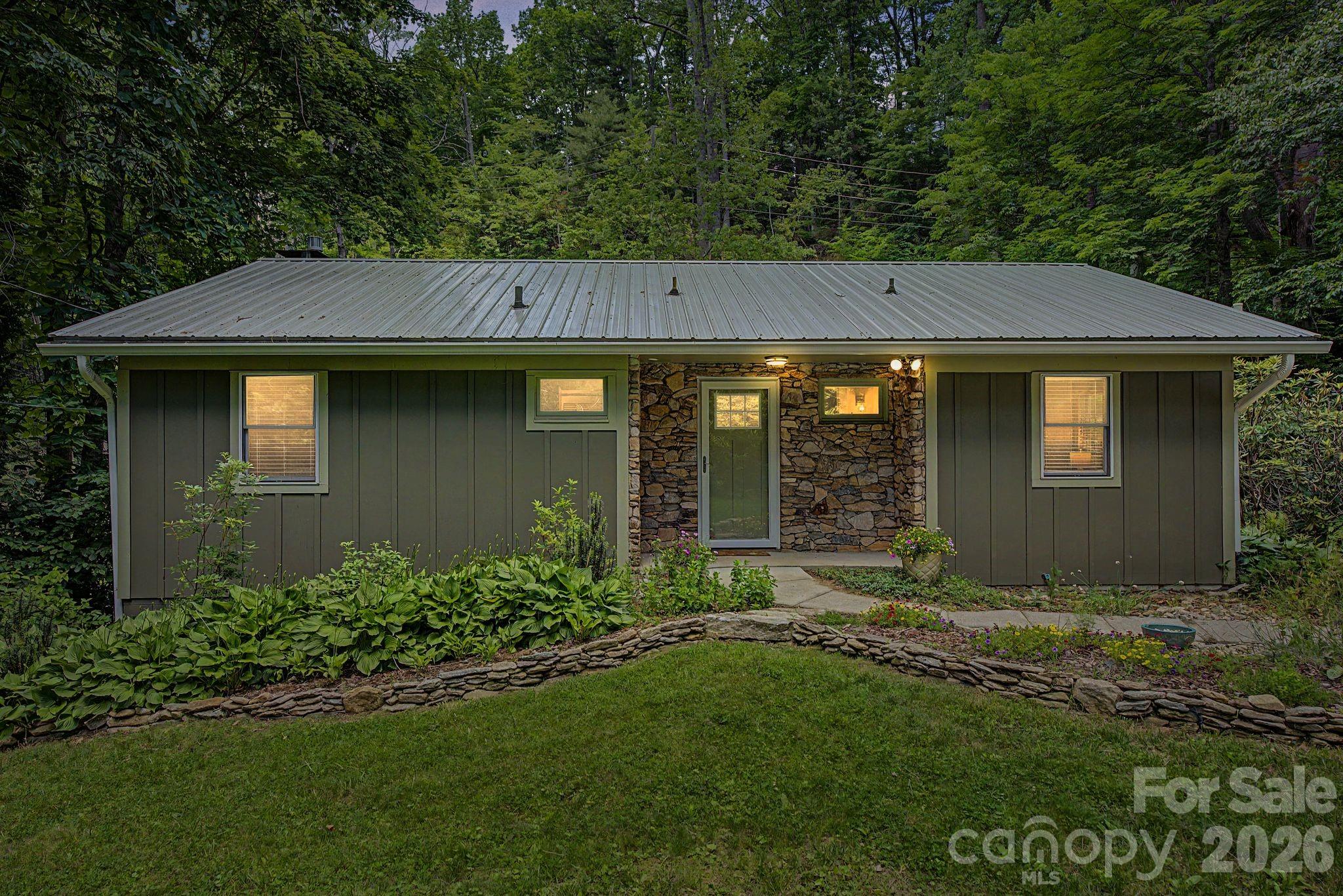 878 Garren Creek Road — Fairview