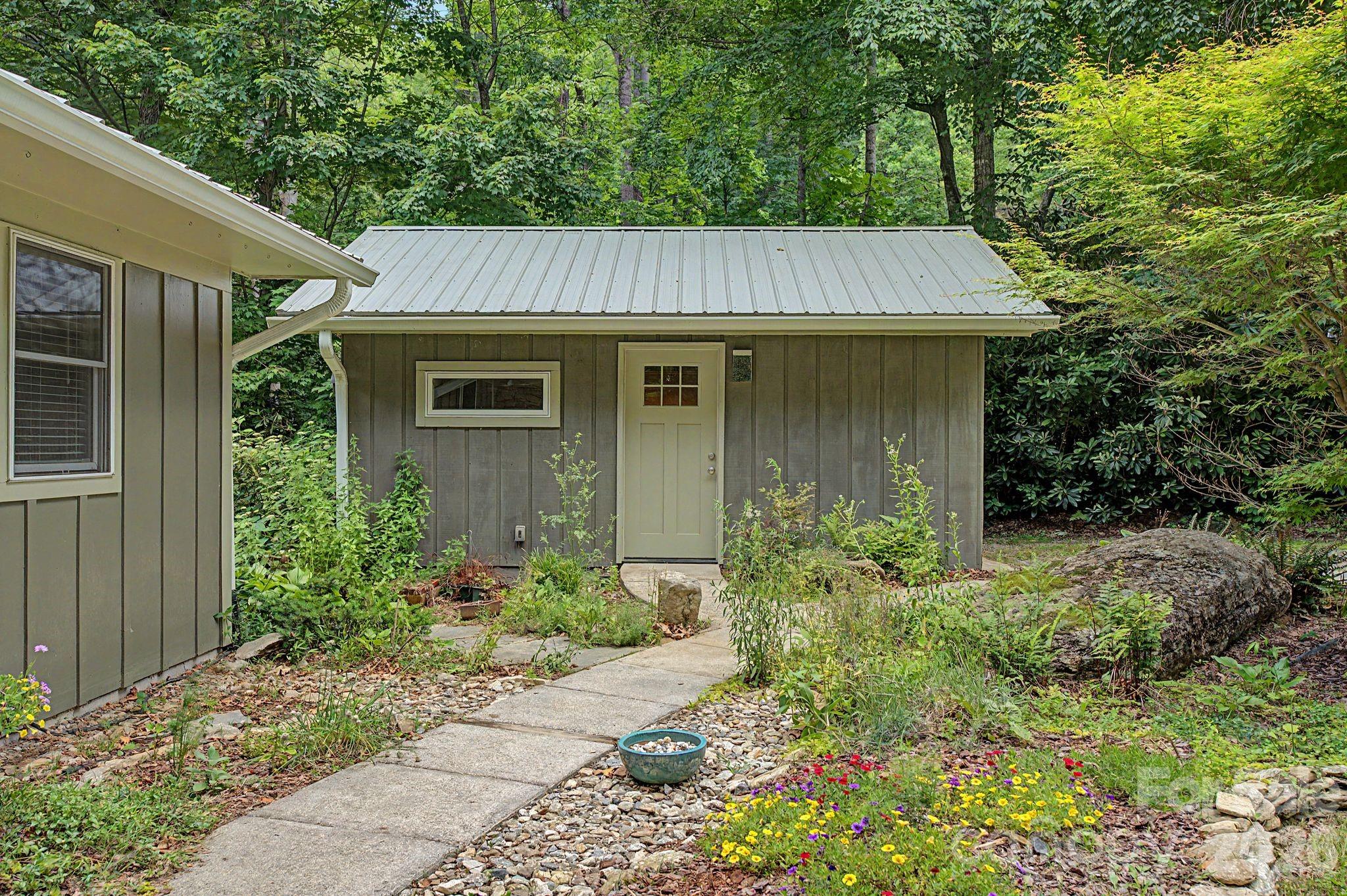878 Garren Creek Road — Fairview