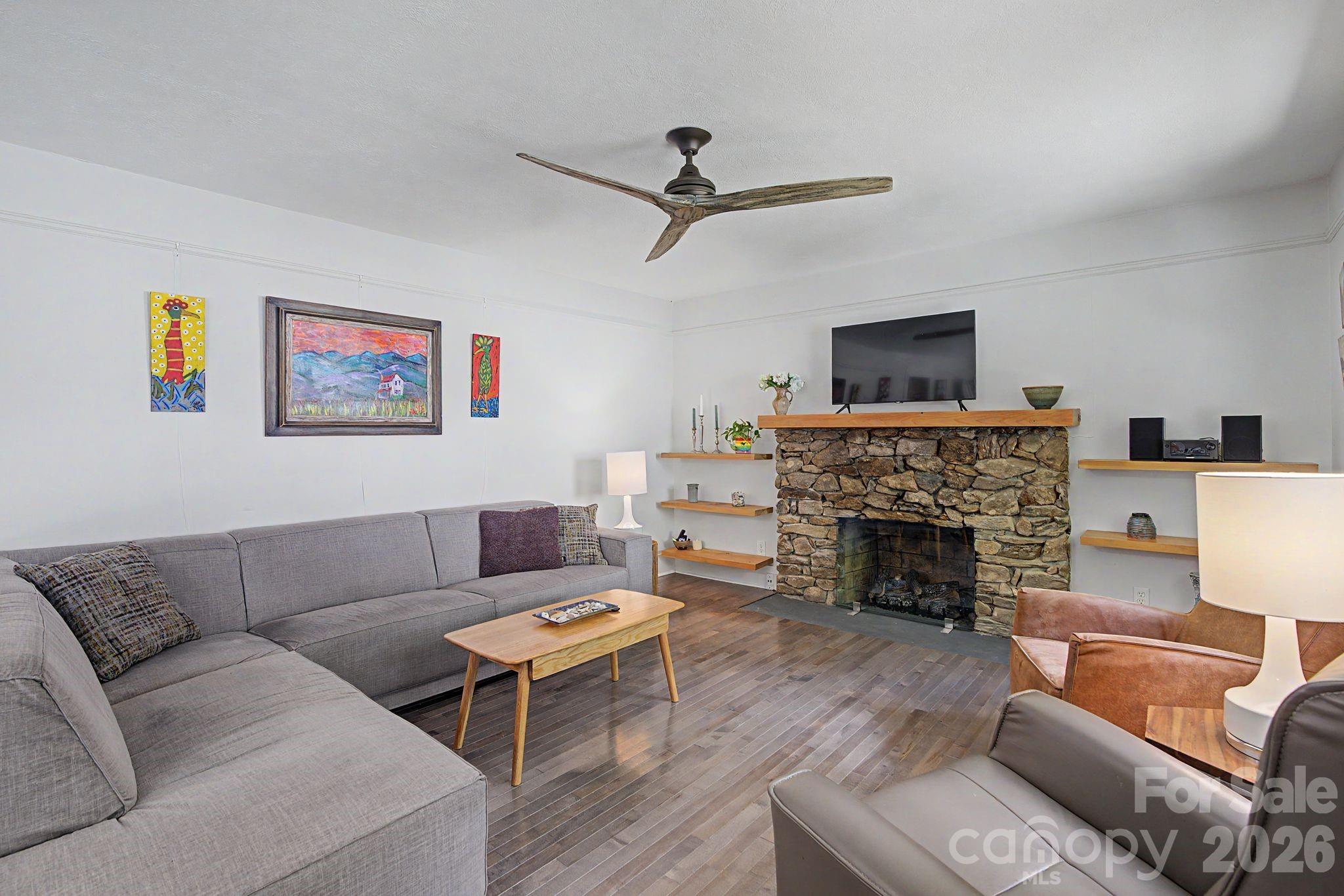 878 Garren Creek Road — Fairview