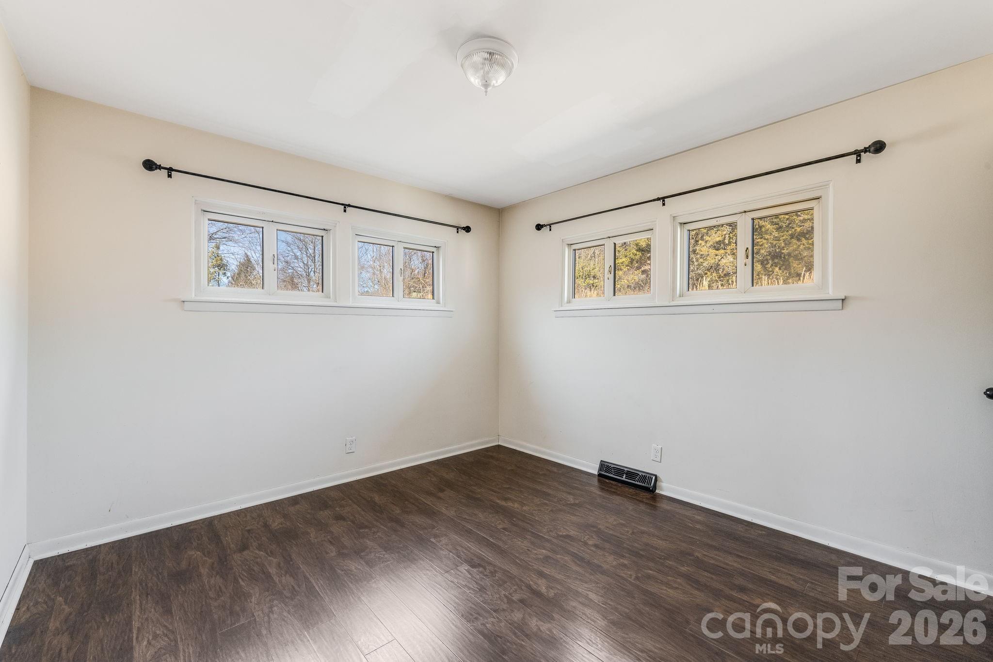 20 Cedar Farm Road — Asheville