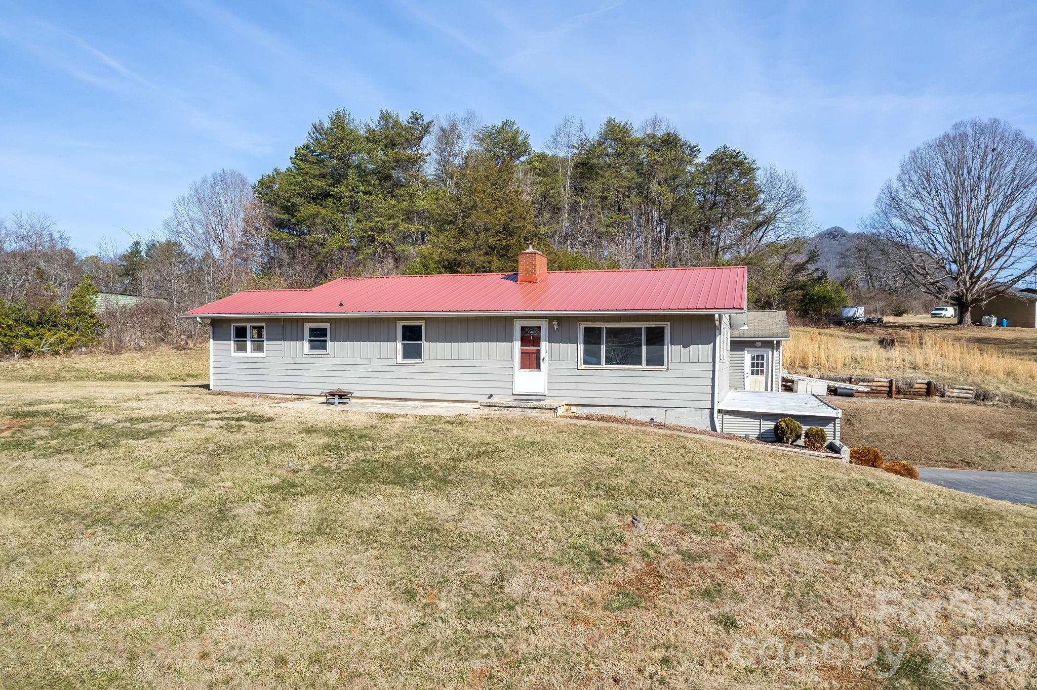 20 Cedar Farm Road — Asheville