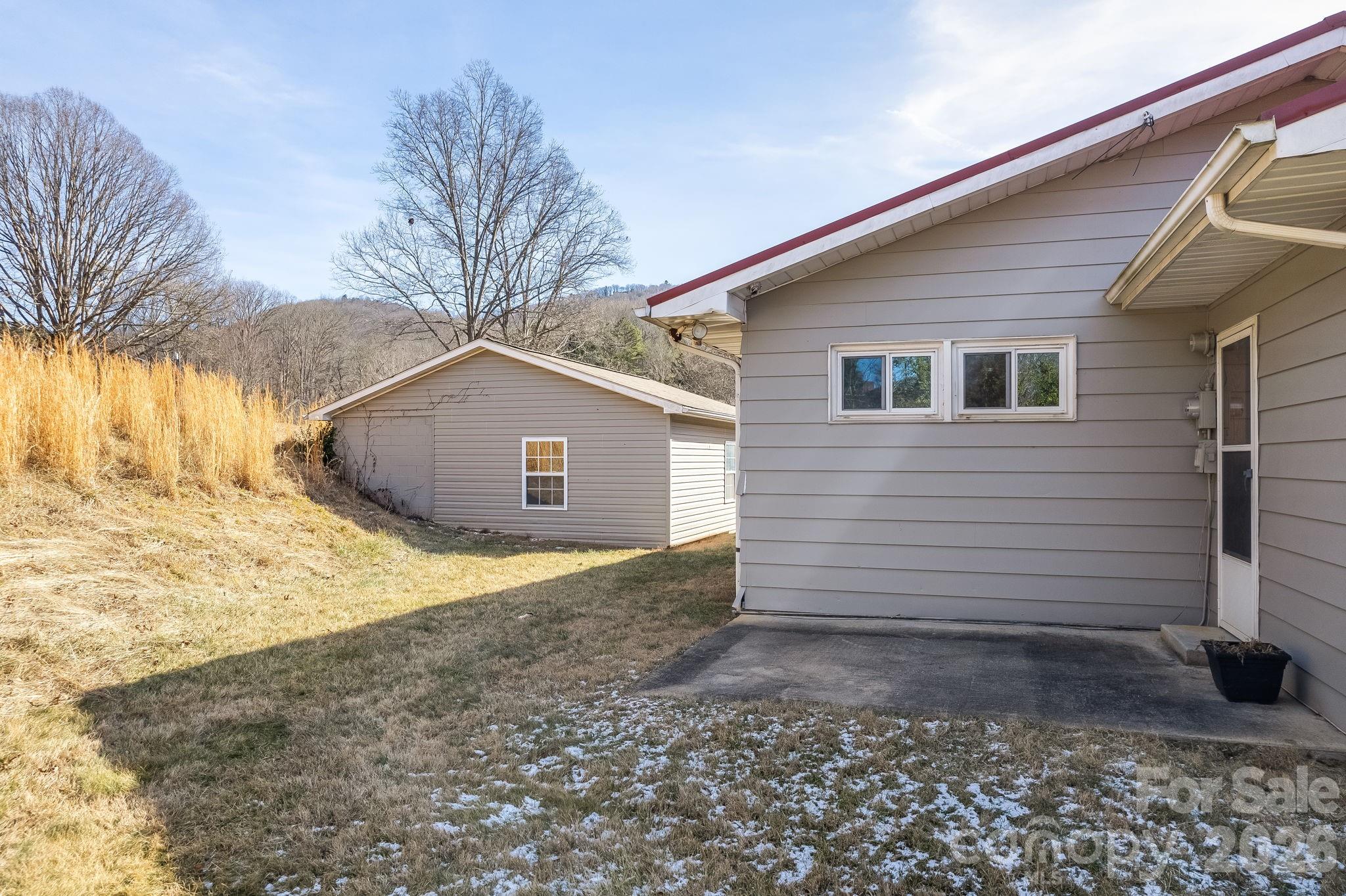 20 Cedar Farm Road — Asheville