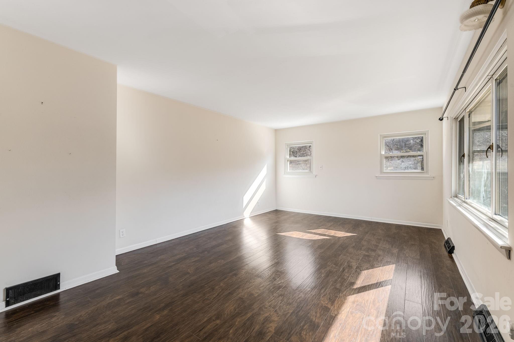 20 Cedar Farm Road — Asheville