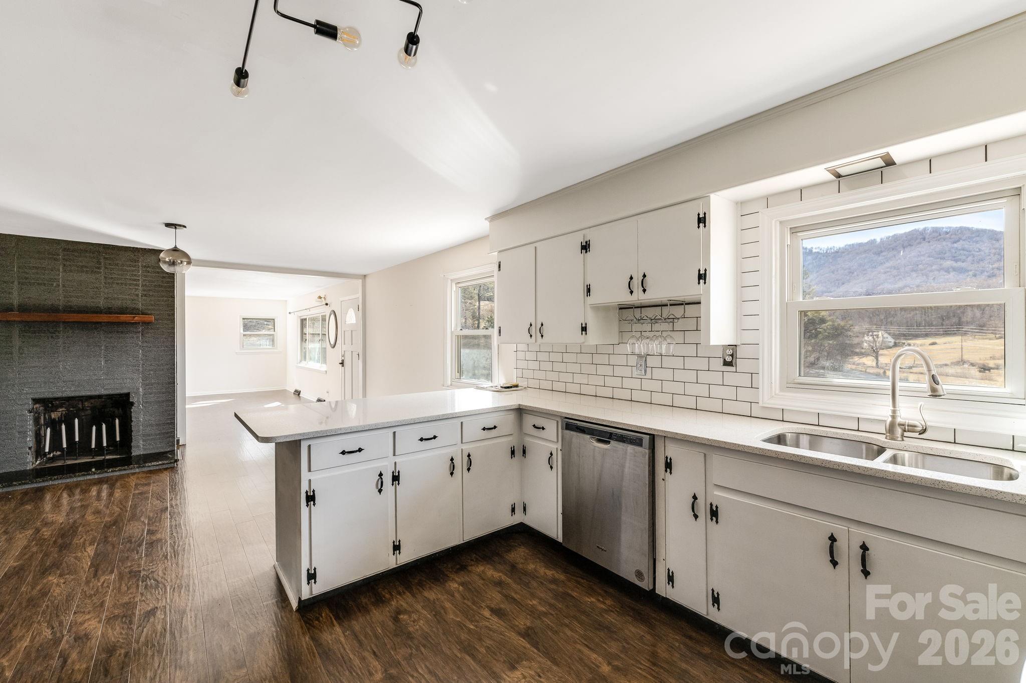 20 Cedar Farm Road — Asheville