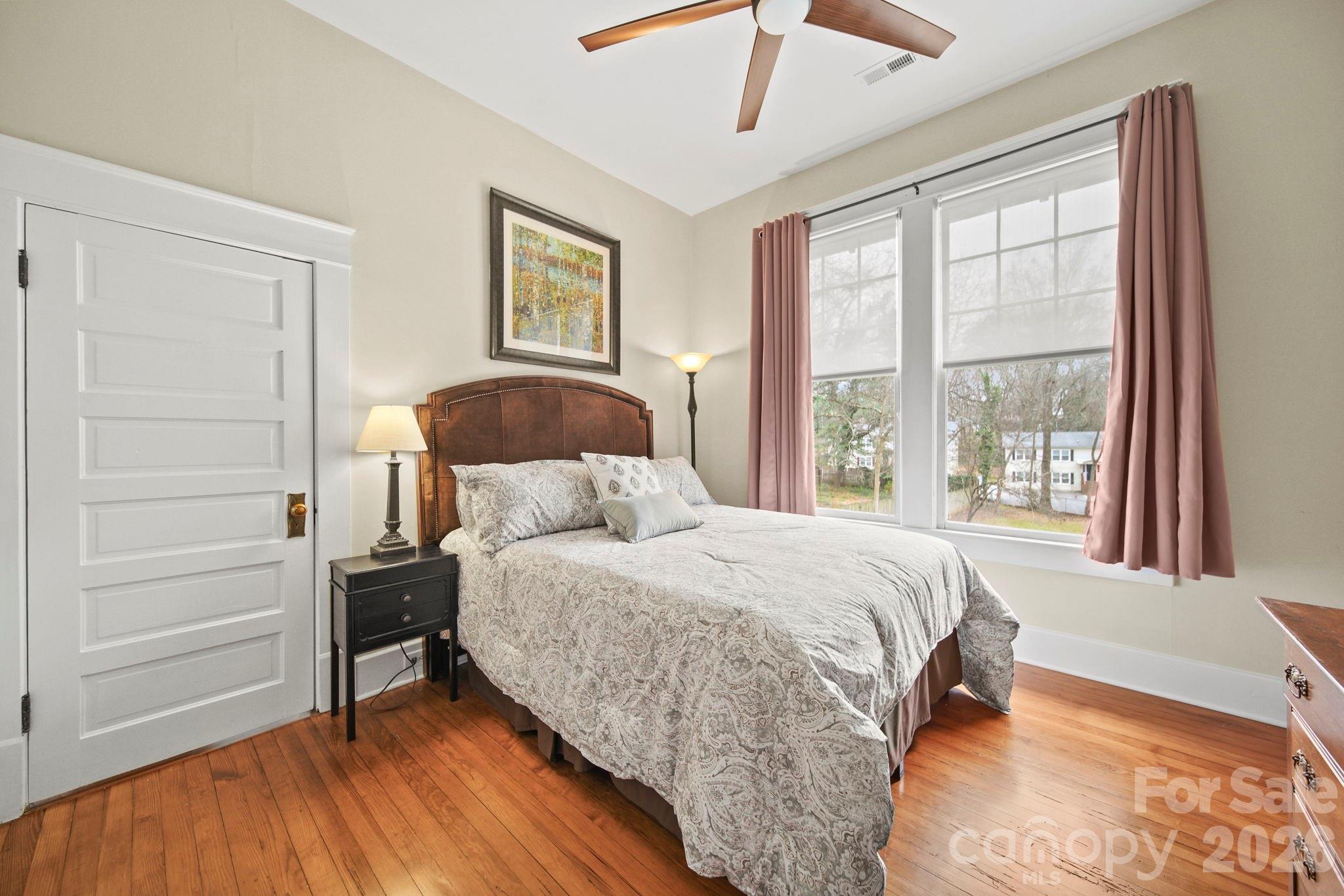 202 S Oak Street — Statesville