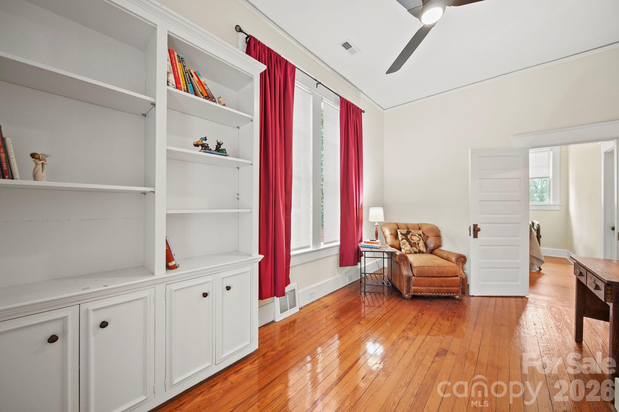 202 S Oak Street — Statesville