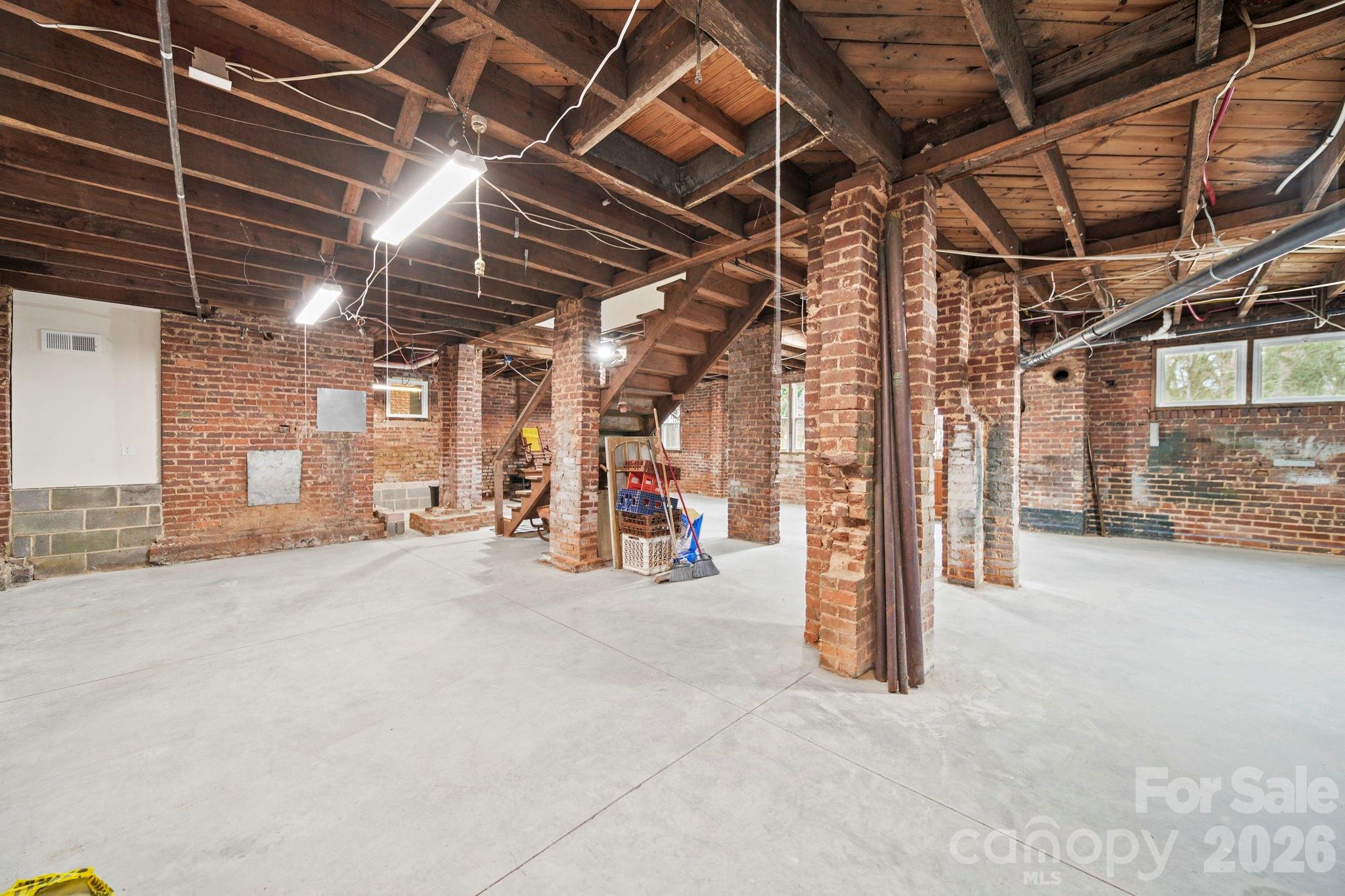 202 S Oak Street — Statesville
