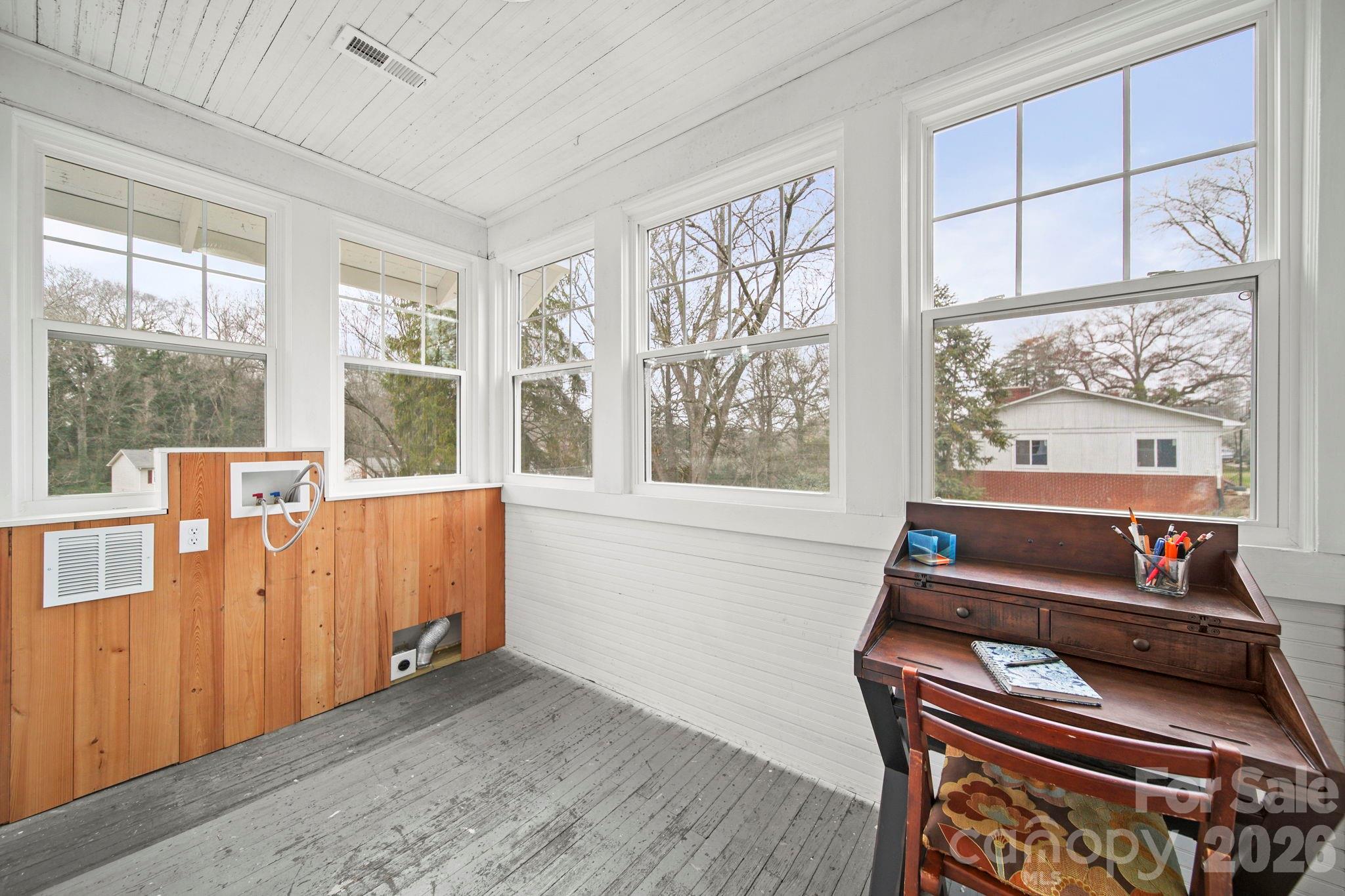 202 S Oak Street — Statesville