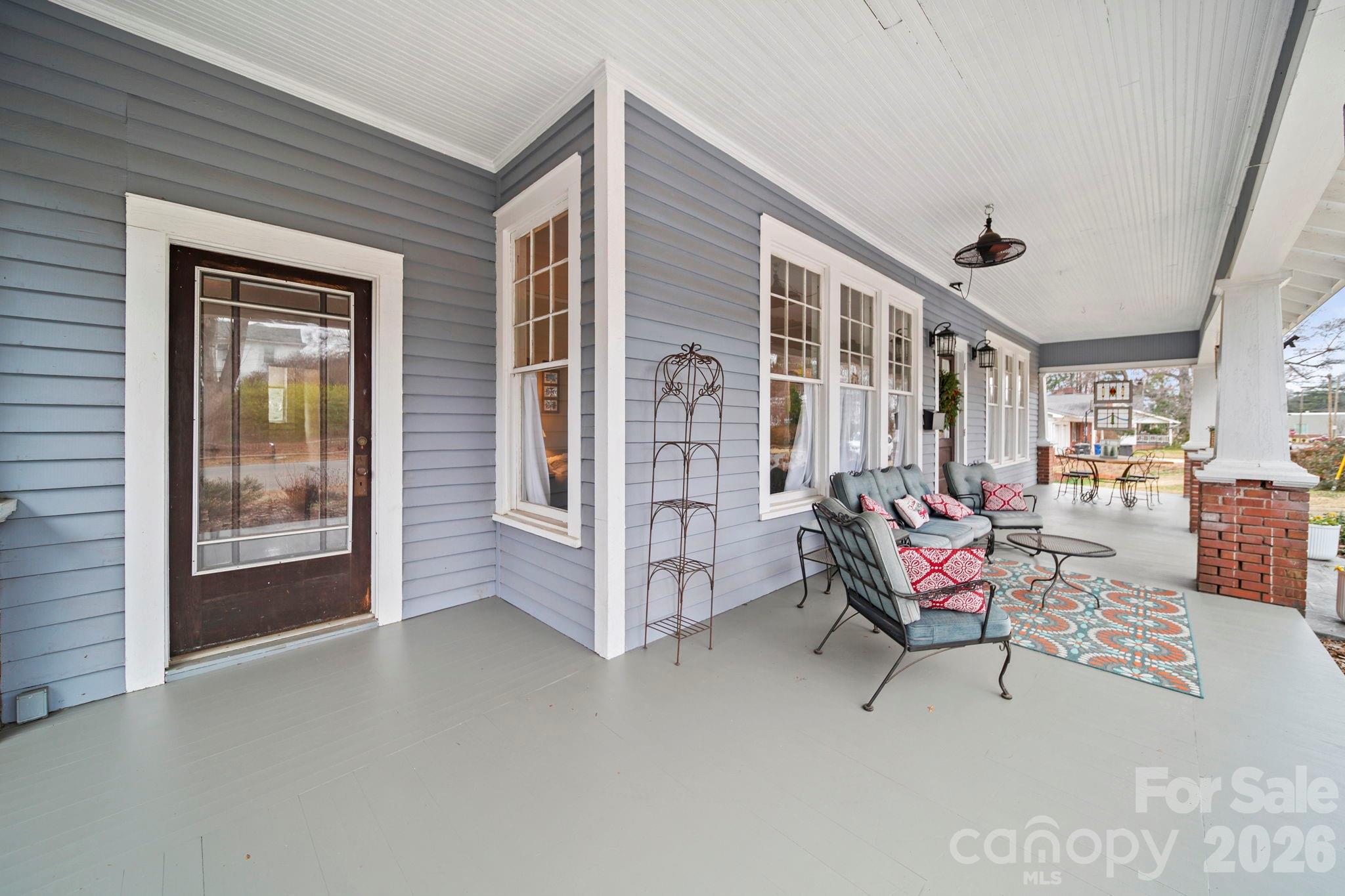 202 S Oak Street — Statesville