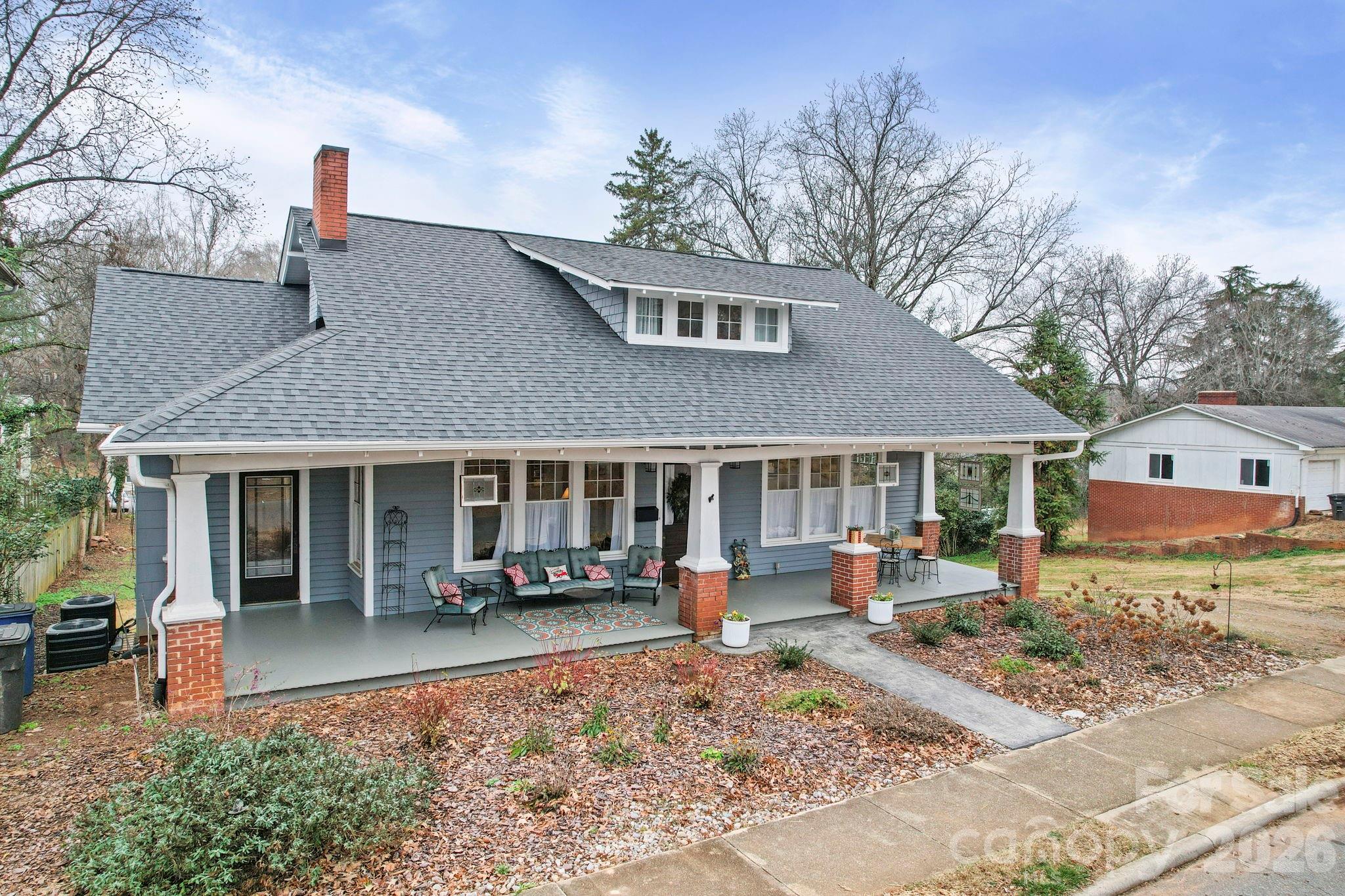 202 S Oak Street — Statesville